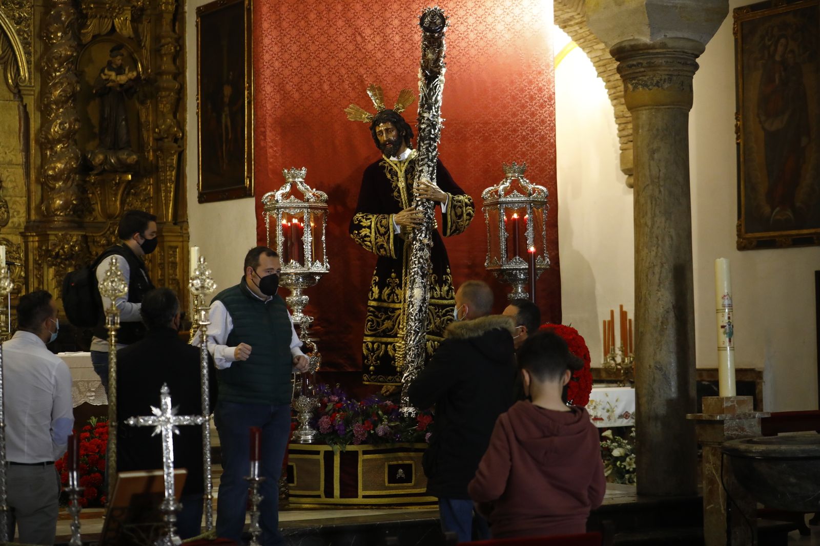 La archicofradía de la Vera-Cruz de Córdoba venera al Señor de los Reyes