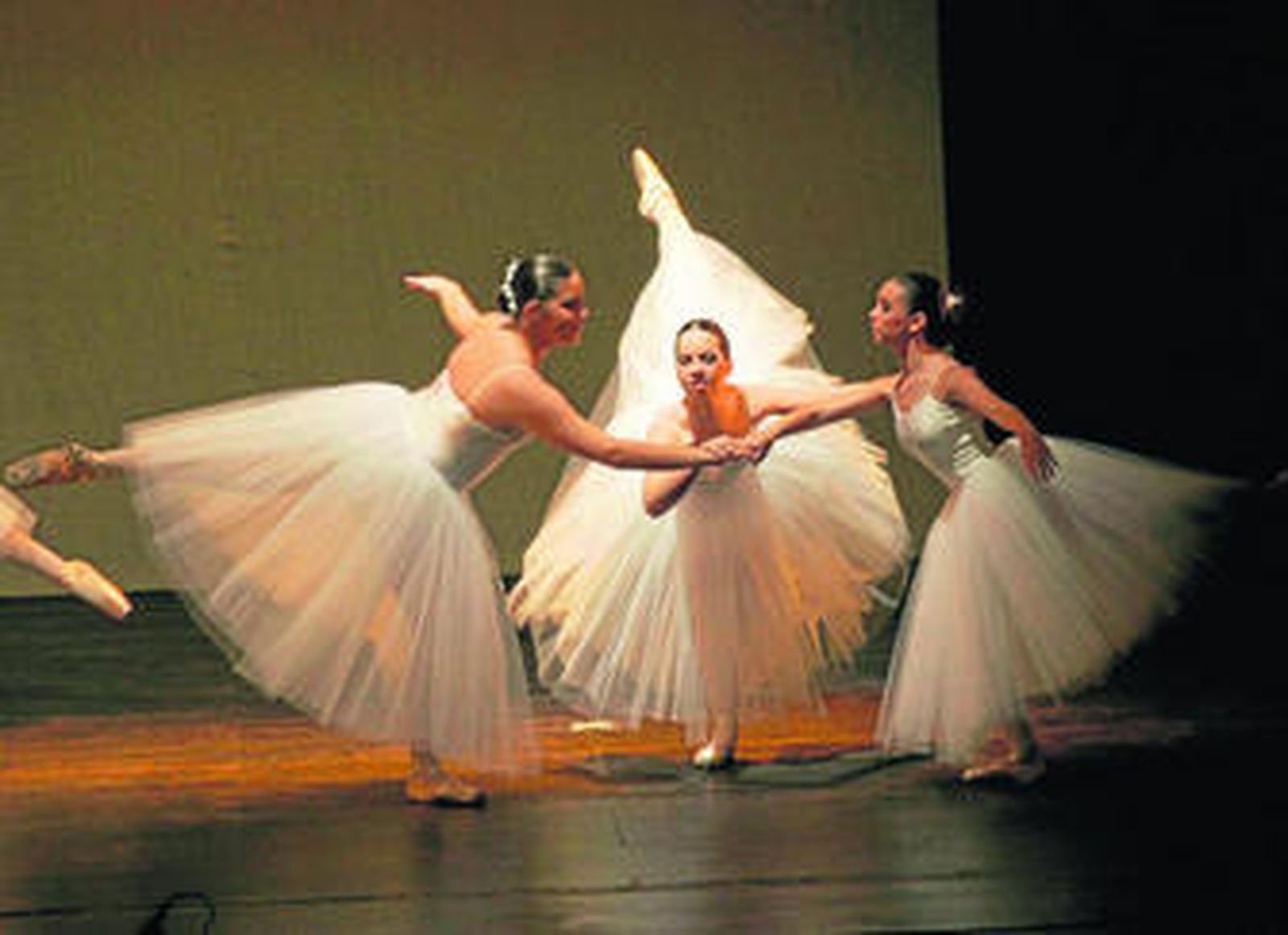 Imagen de la muestra de baile y danza  realizada ayer en el Florida.