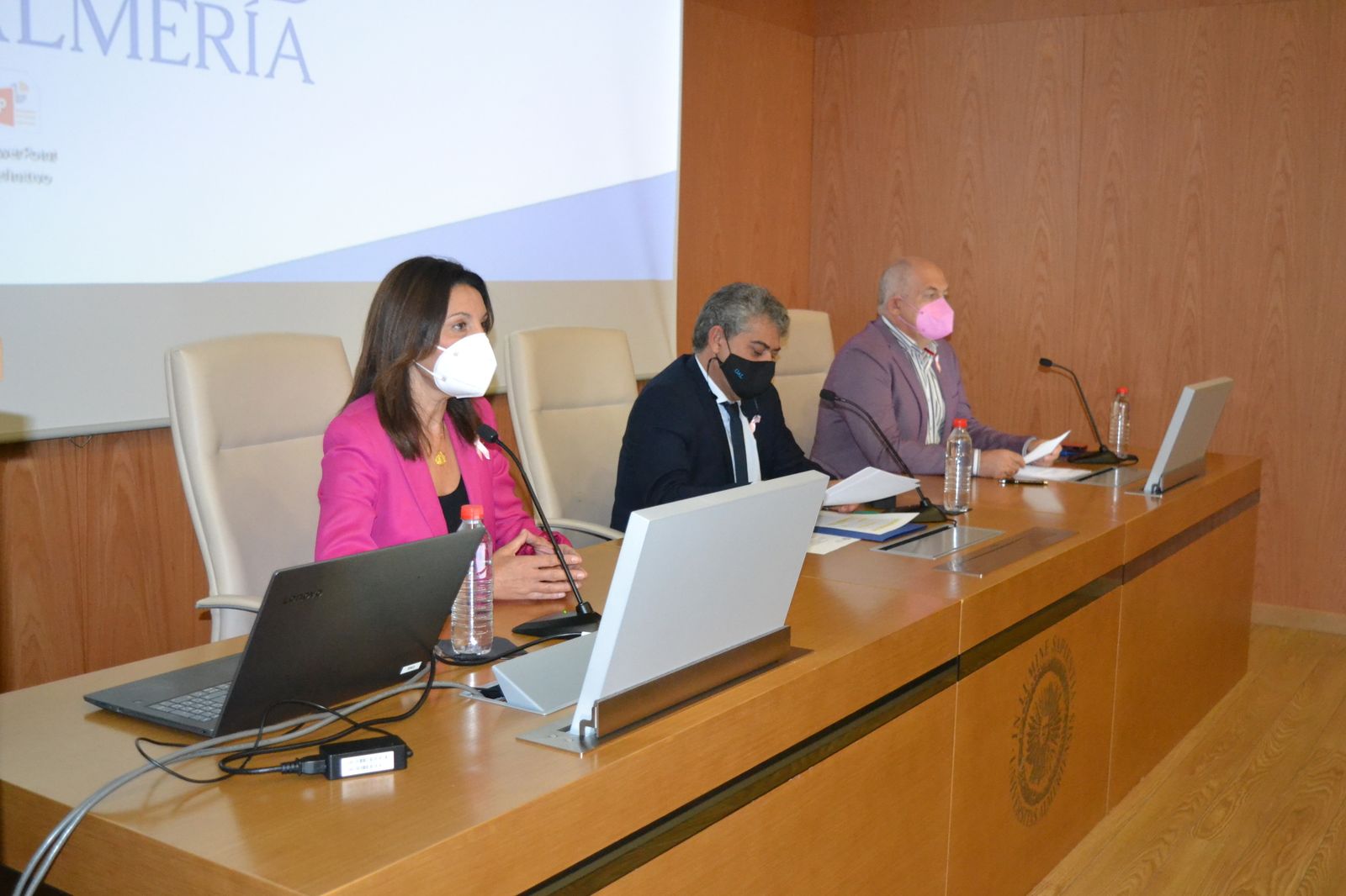 La AECC en Almería y la UAL firman un nuevo convenio.