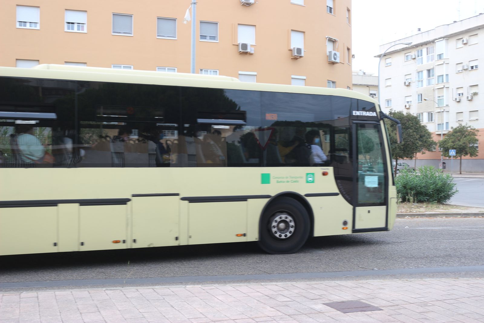 Transporte público en la barriada Río San Pedro