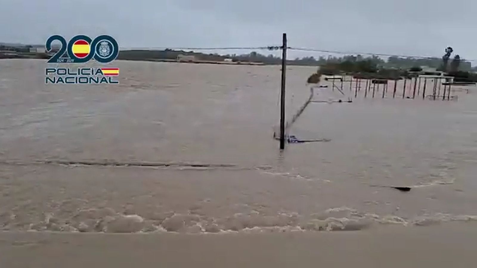 La Policía Nacional refuerza la vigilancia por las inundaciones en Jerez junto al Guadalete