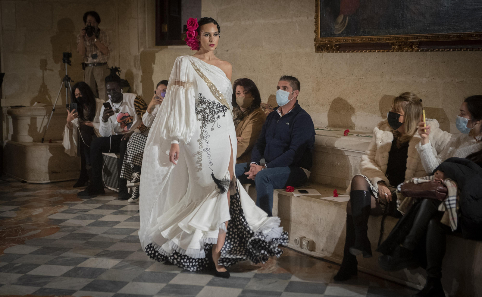 El desfile de moda flamenca Uniqo Qlamenco, en imágenes