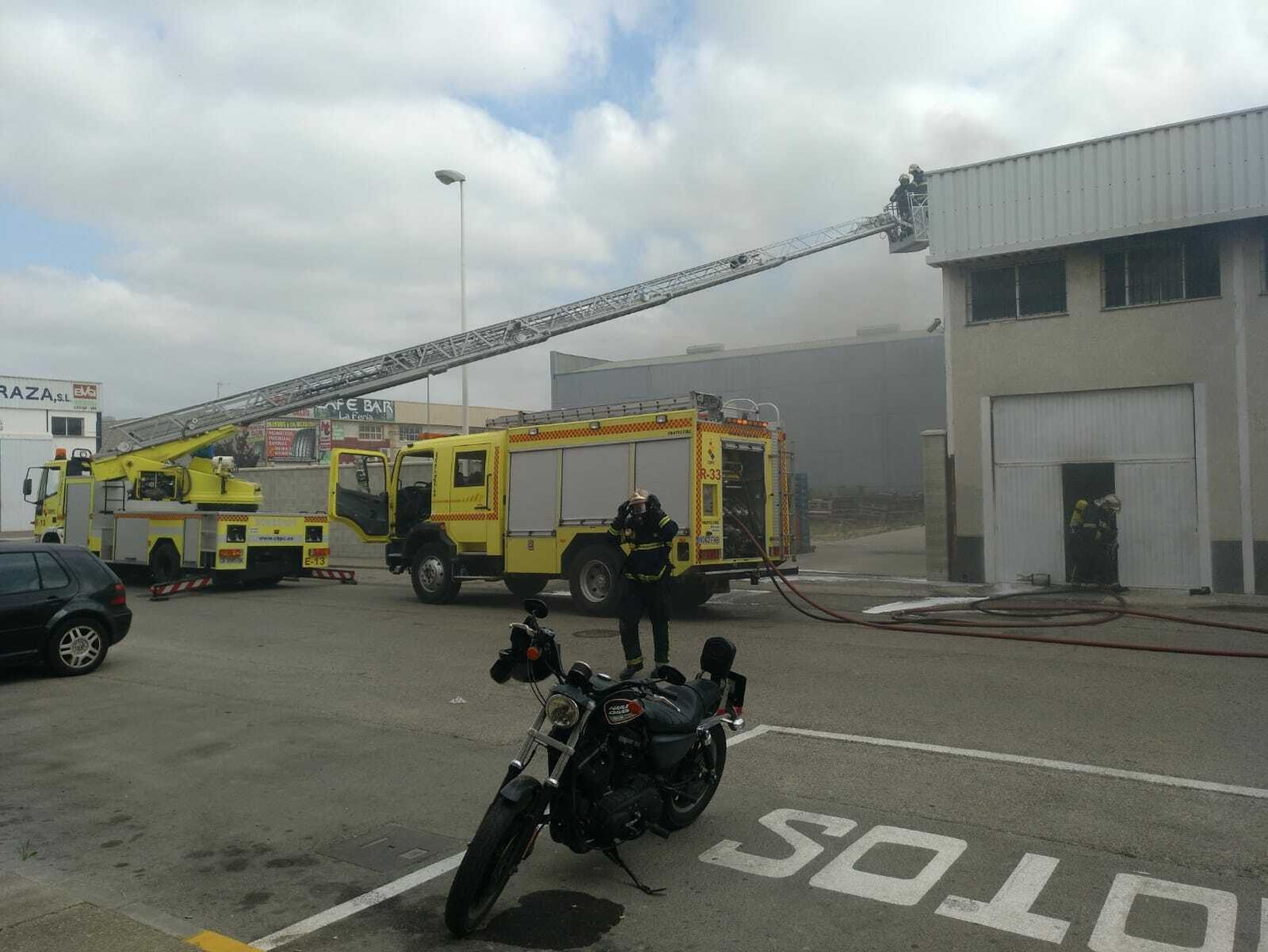Incendio en la fábrica de embutidos Los Chiclaneros