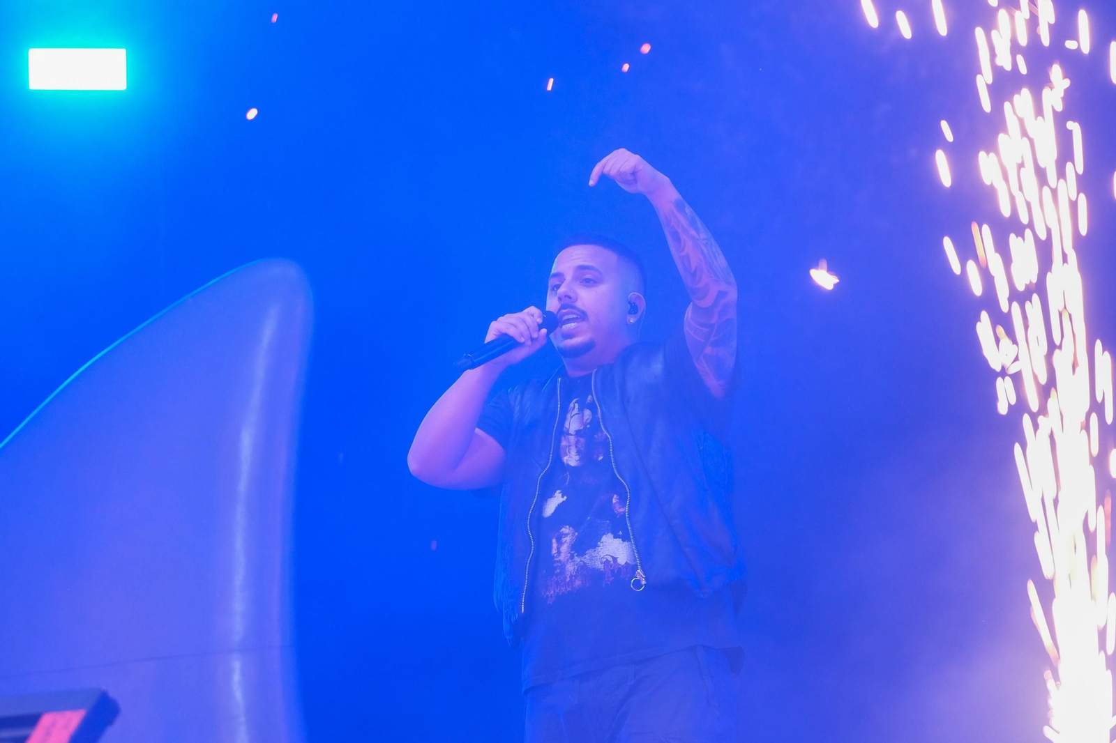 Concierto de Cruz Cafuné en el Cabaret Festival