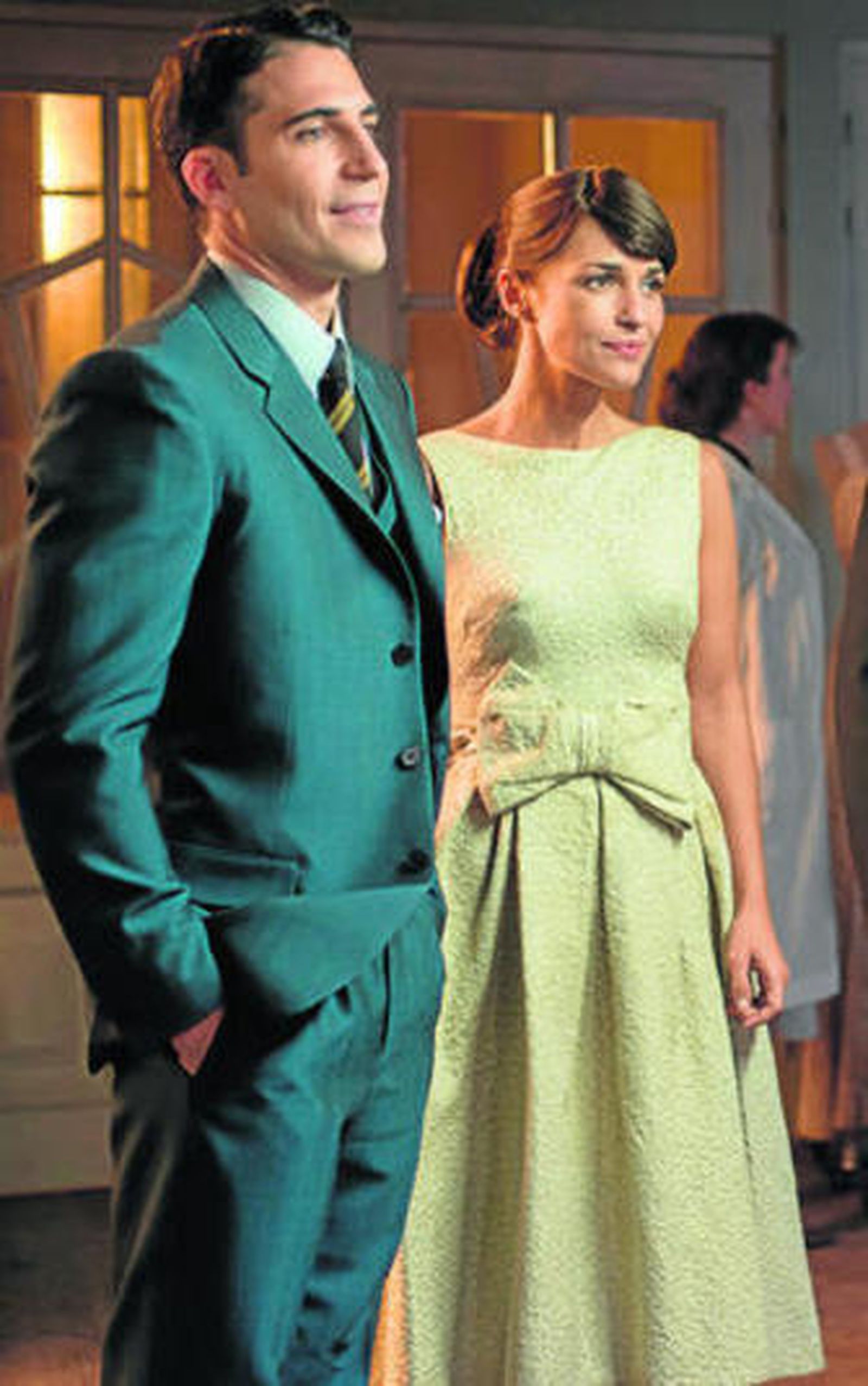 Miguel Ángel Silvestre y Paula Echevarría en 'Galerías Velvet'.