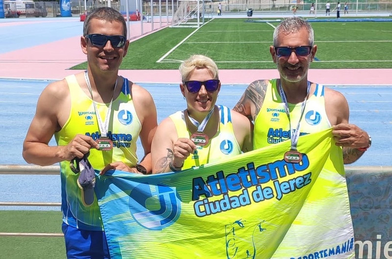 Alberto Pérez, Silvia Mesa y David Pérez, medallas de oro en pértiga.