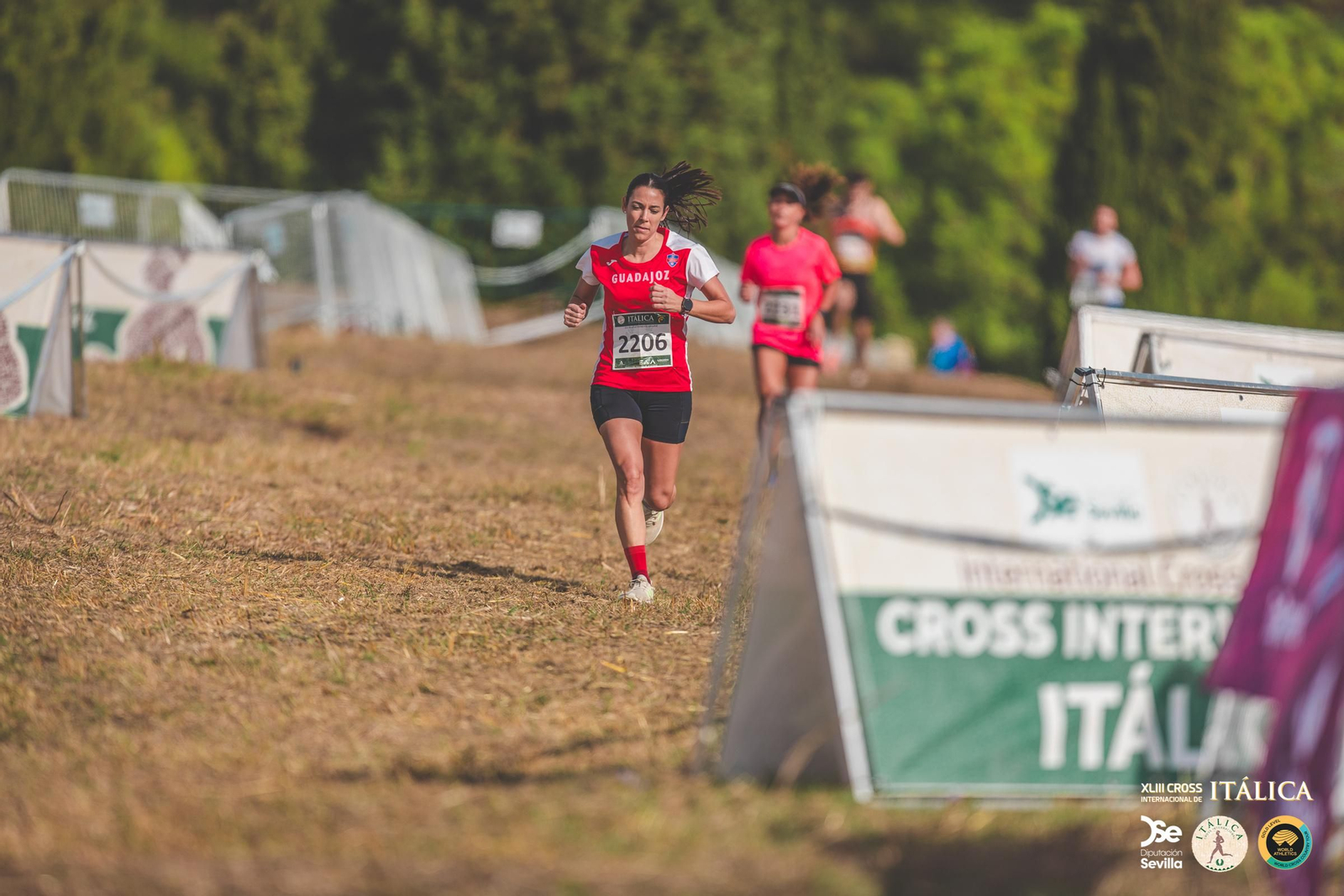 Búscate en las fotos del Cross de Itálica 2025 | 3