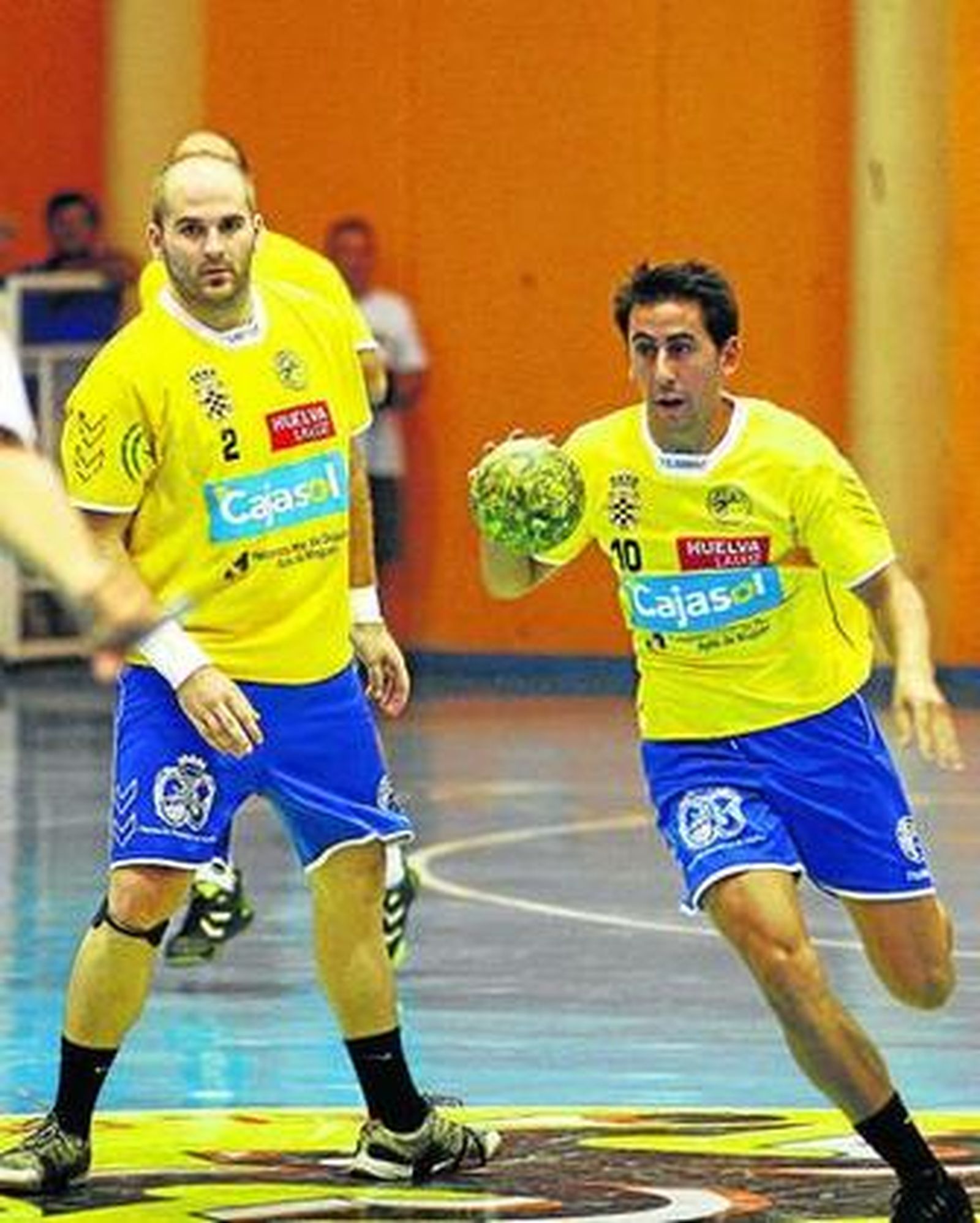 Un ataque moguereño, durante el partido del miiércoles.