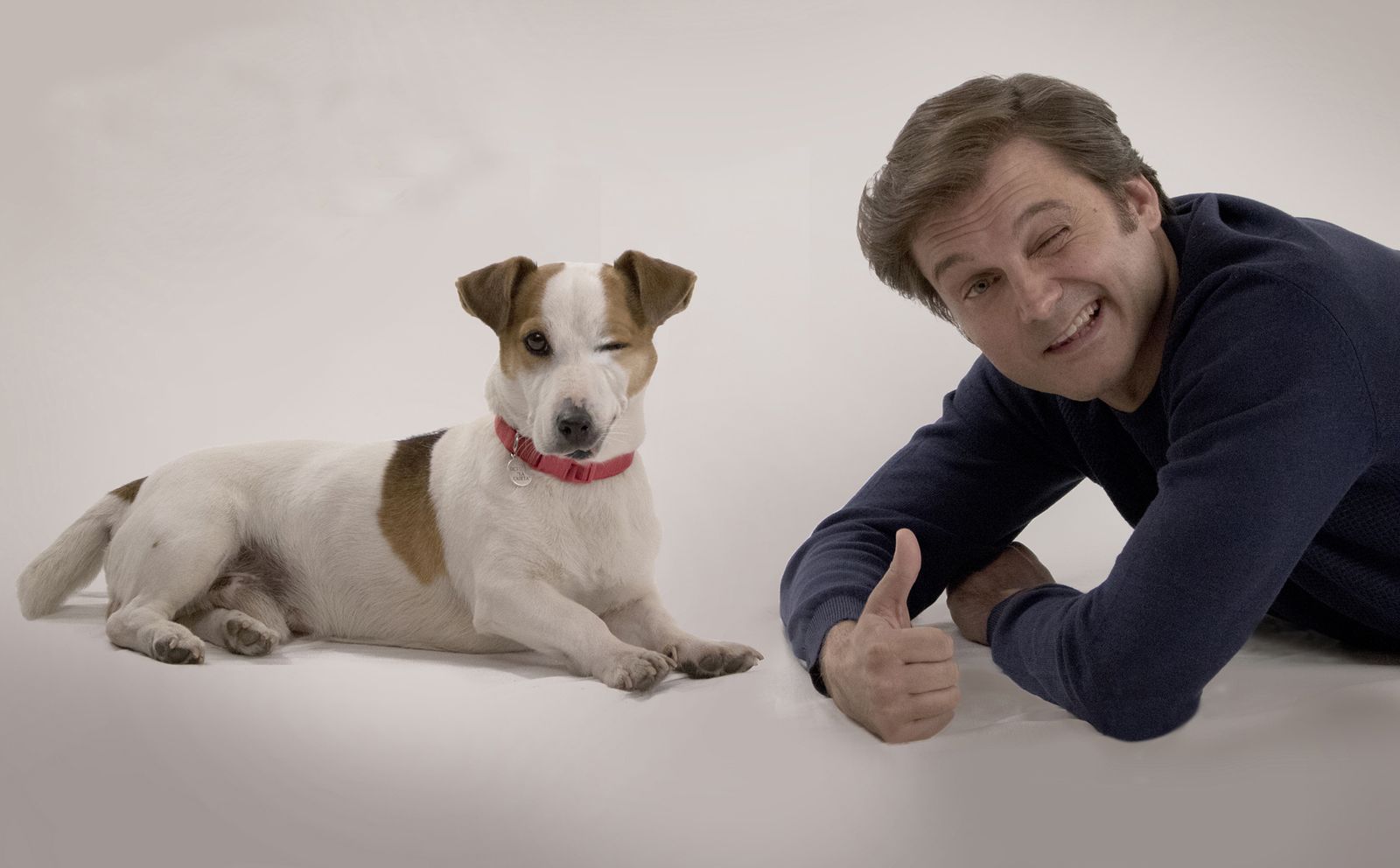 Ramsés y Salva Reina, perro y actor protagonistas de 'Socios y sabuesos'