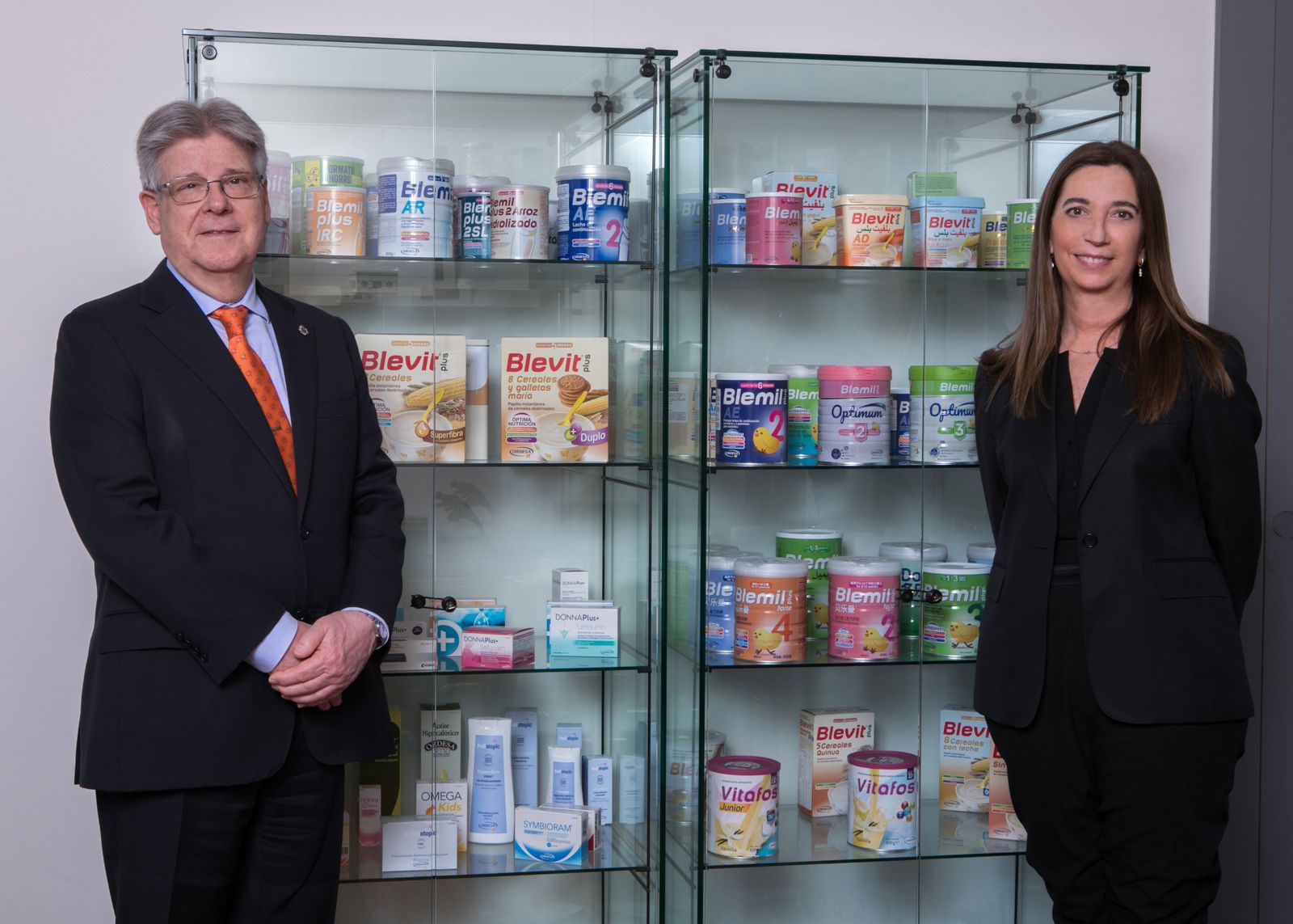 El doctor Joan Permanyer, presidente y consejero delegado de Laboratorios Ordesa, y Anna Ferret, nueva directora general de la compañía.