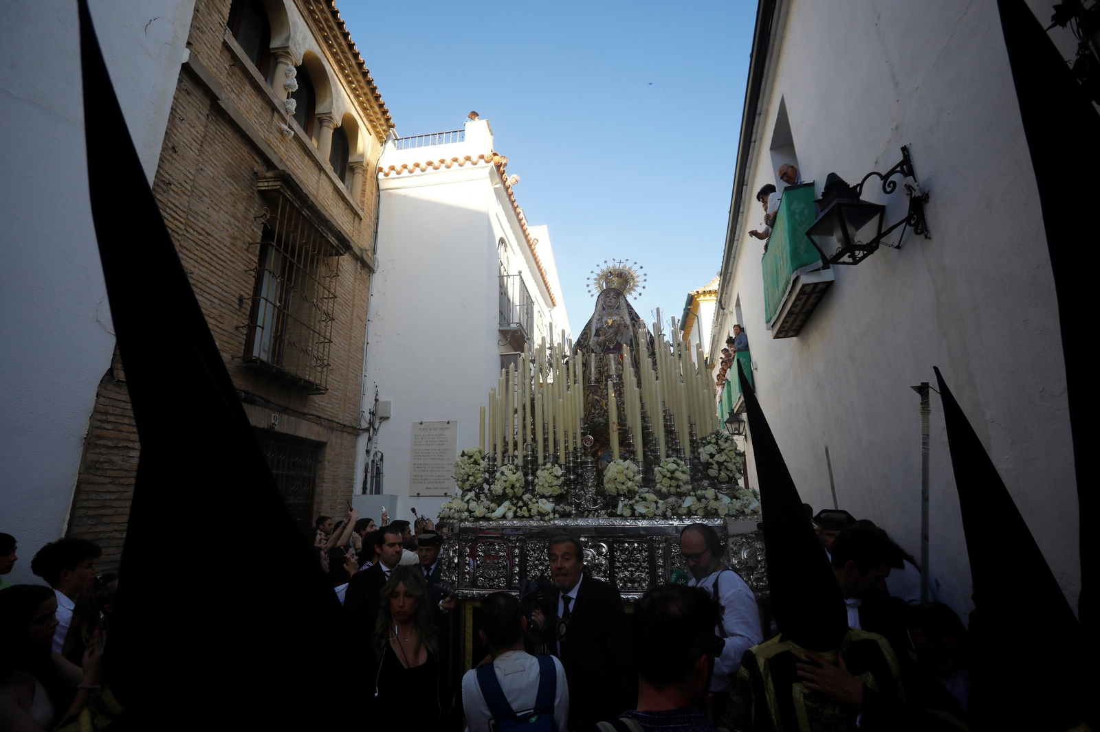 Viernes Santo en Córdoba: la procesión de los Dolores, en imágenes