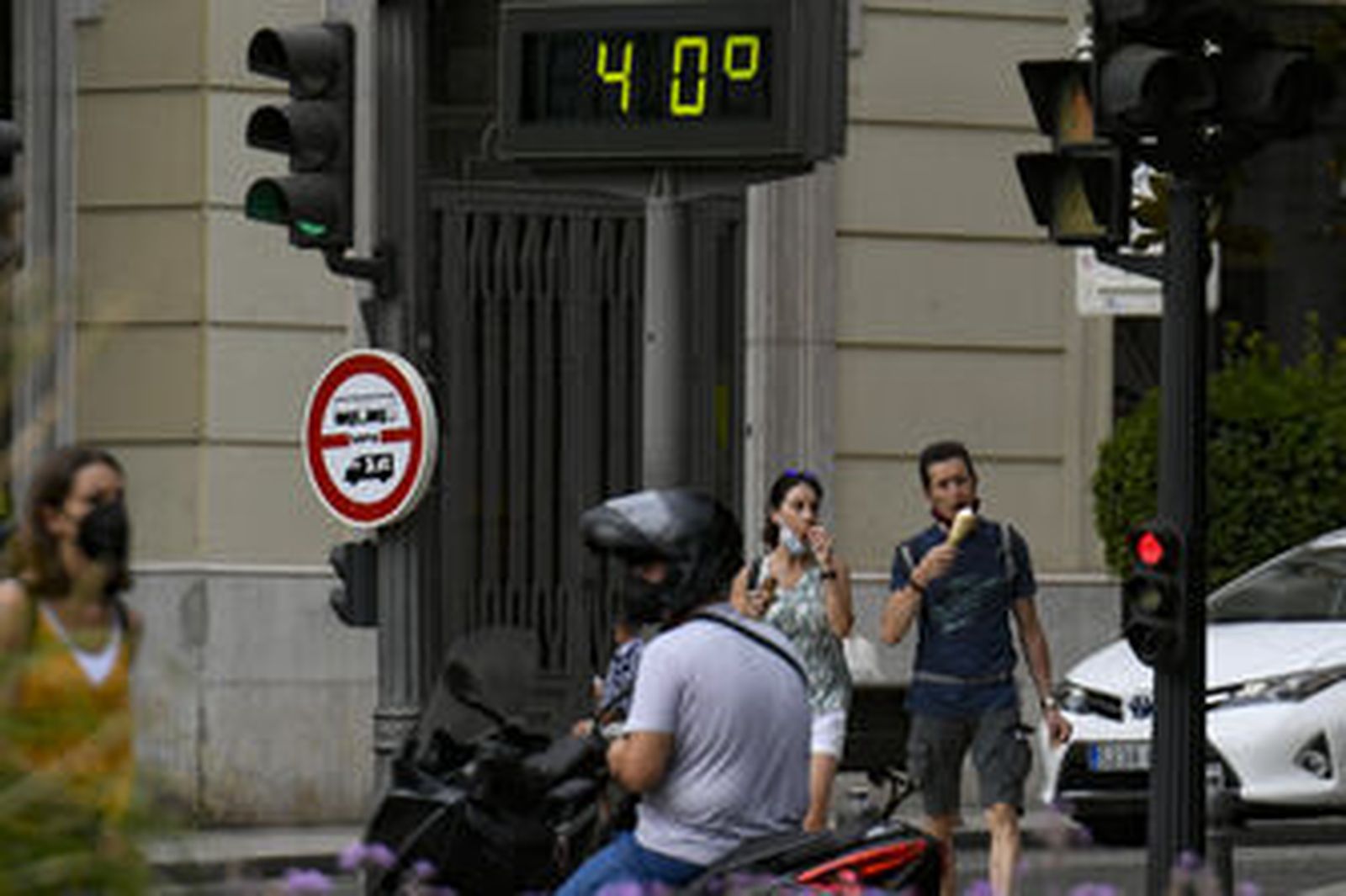 Tiempo en Granada | Ni agua ni abanico ni ventilador