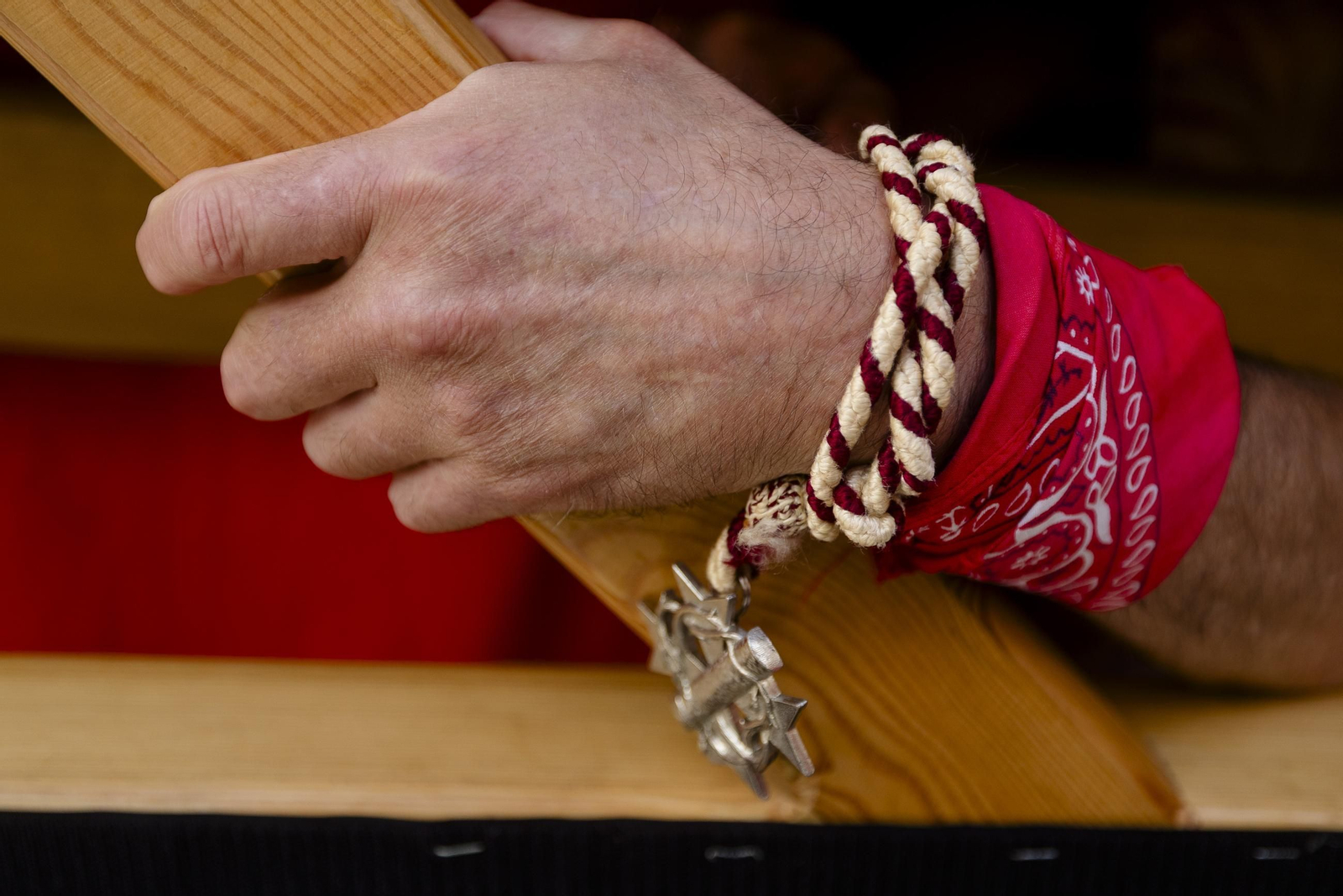 Imágenes de la salida de Sentencia en la Semana Santa de Cádiz 2025