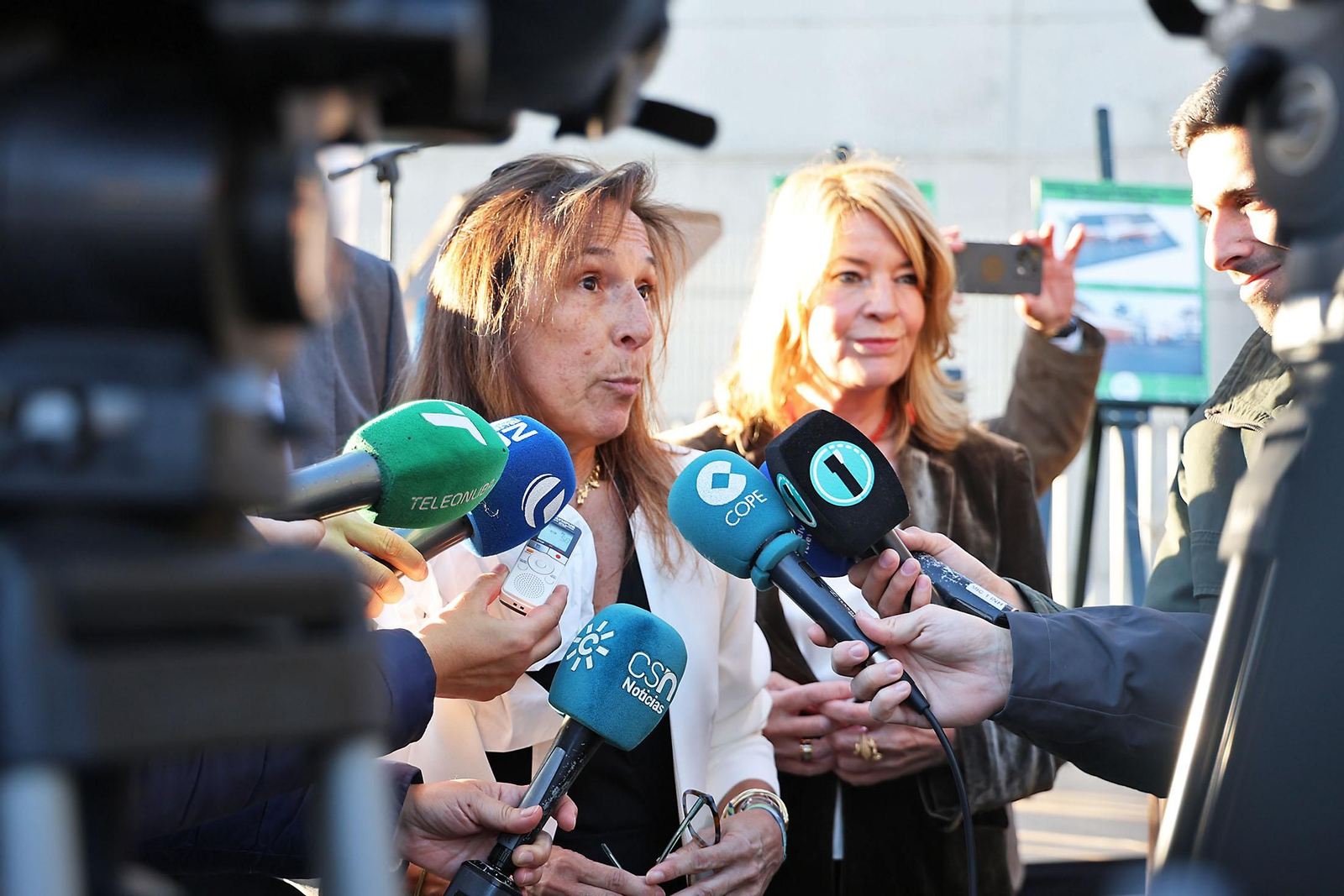 Imágenes del acto de colocación primera piedra del futuro Centro Polivalente de la Fundación Laberinto