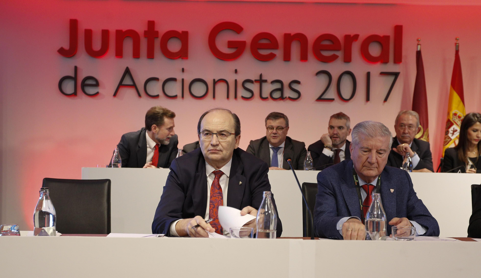 La Junta General del Accionistas del Sevilla FC, en imágenes