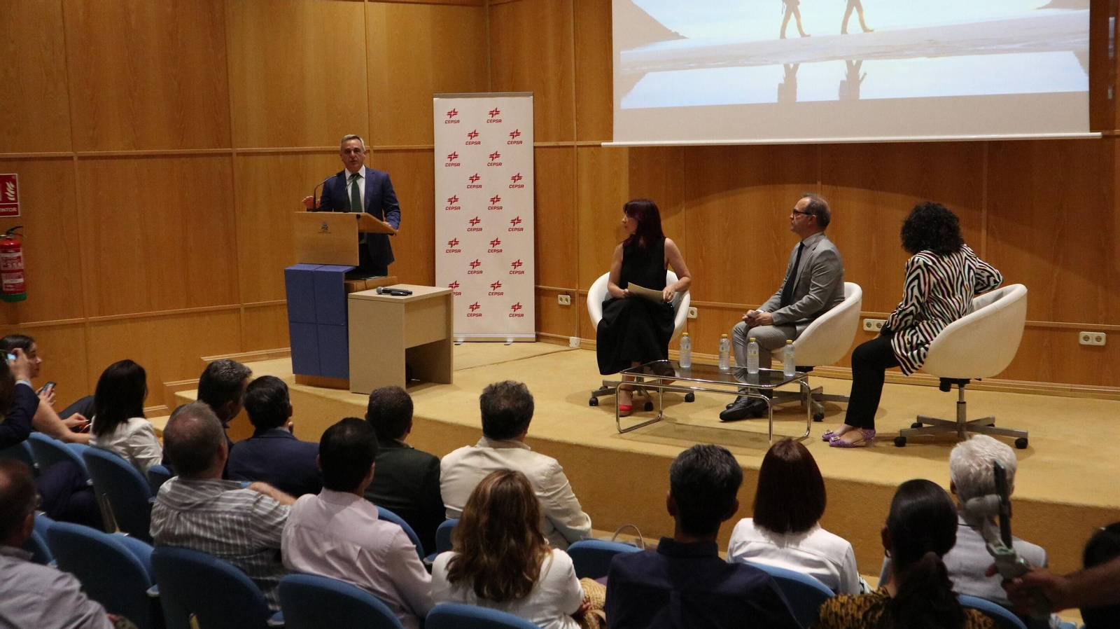 Un momento de la presentación de la declaración ambiental de Cepsa