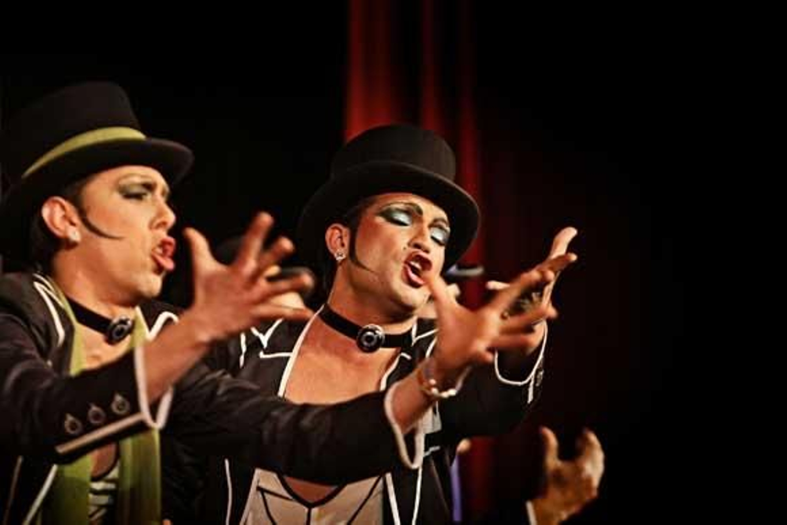 Comparsa 'Juana La Loca' (1º premio)

Foto: Julio Gonzalez-Jesus Marin-Lourdes de Vicente