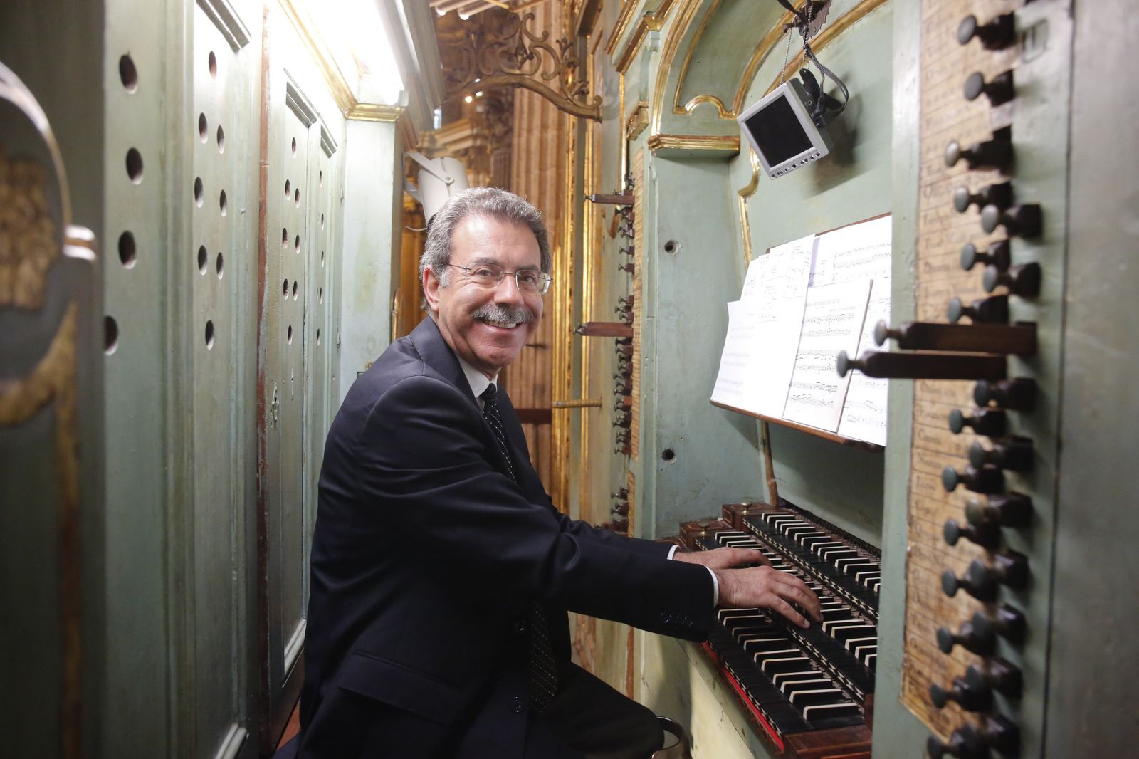 Joan Paradell interpretó diversas composiciones en uno de los órganos de la Catedral.