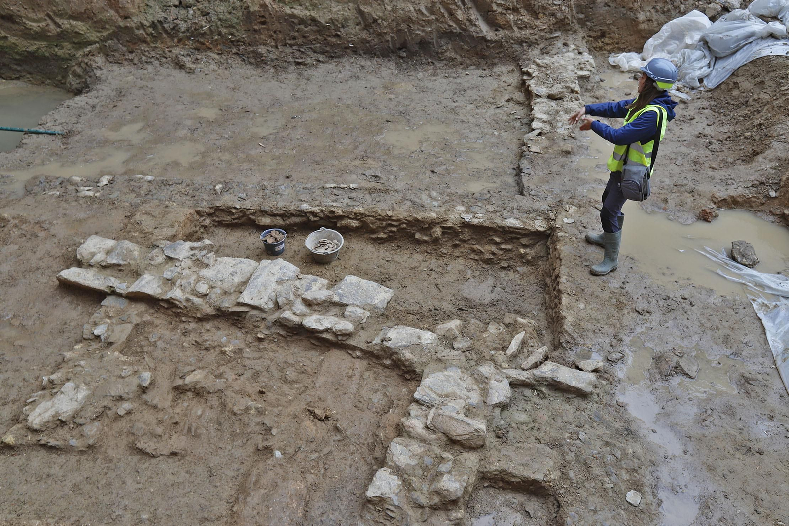 Imágenes de los restos arqueológicos hallados en el solar del antiguo edificio de Hacienda