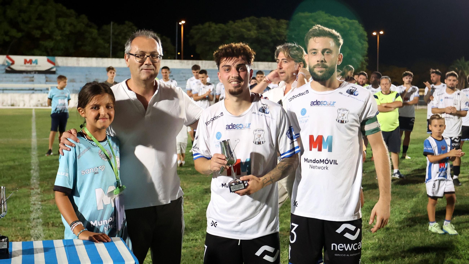 Imágenes del Trofeo de la Copa y la Venencia entre el Jerez Industrial y el Xerez DFC