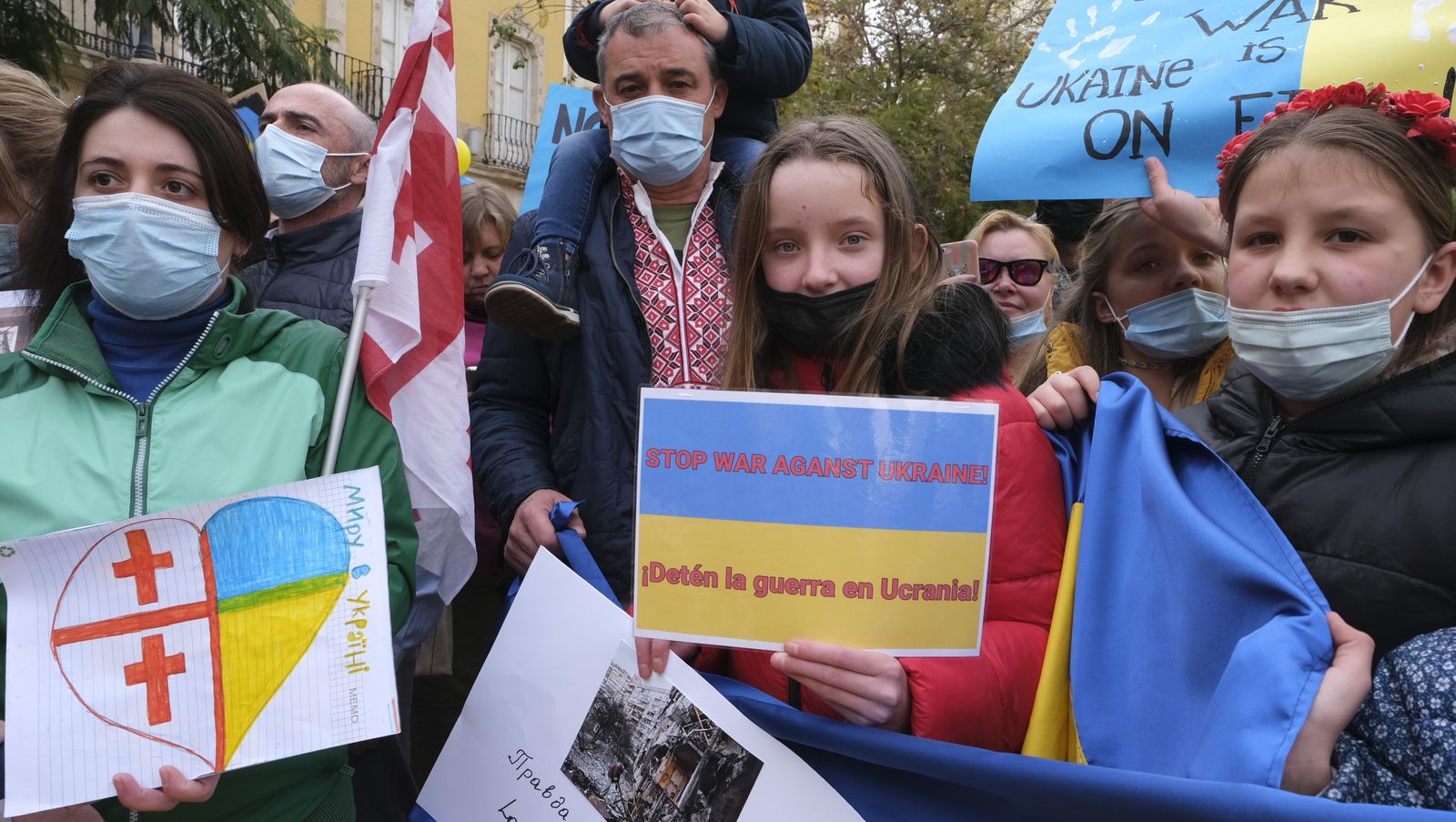 Fotogalería de las protestas contra la invasión rusa en Ucrania. Almería.