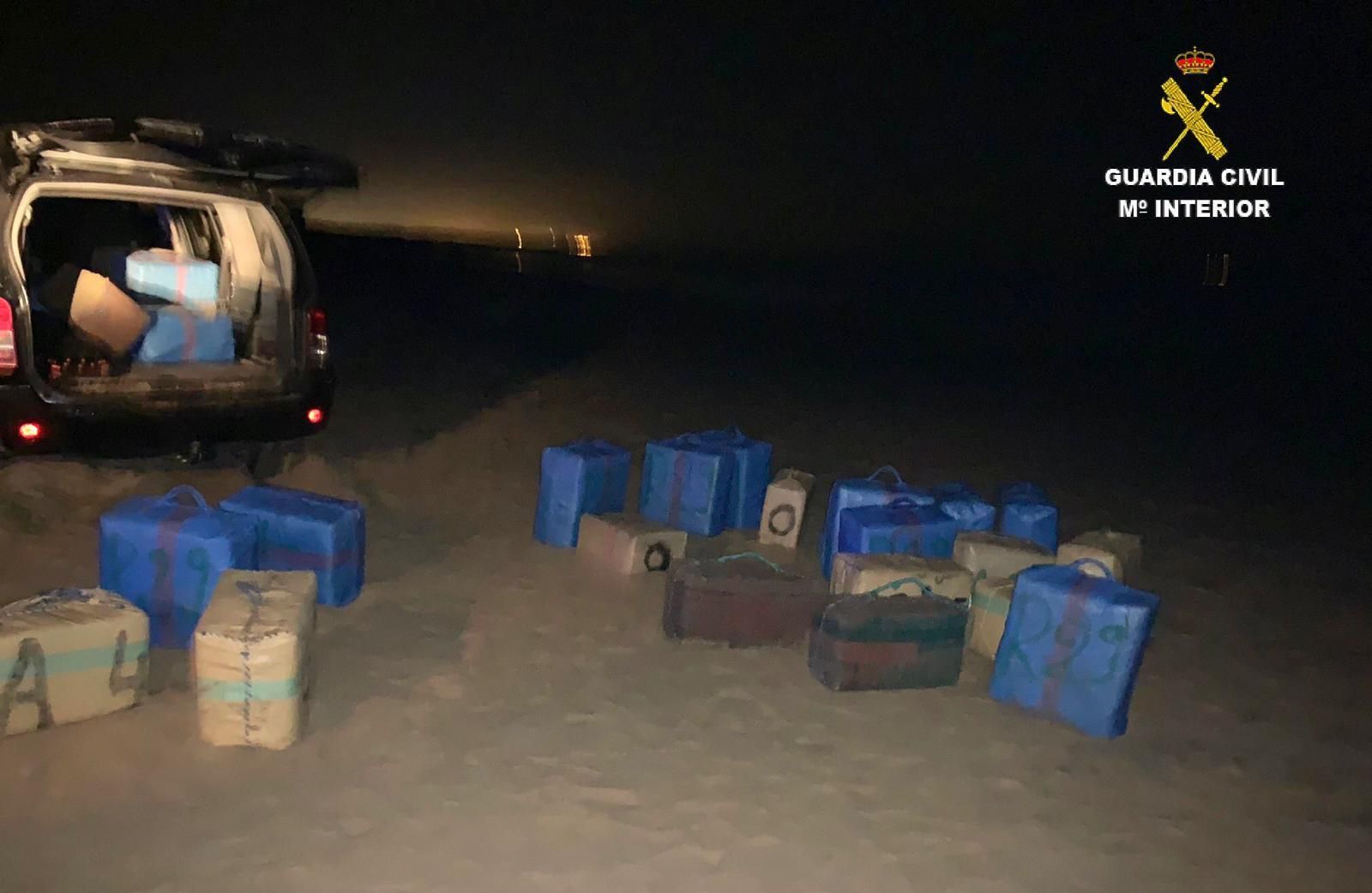 Droga intervenida en El Portil.