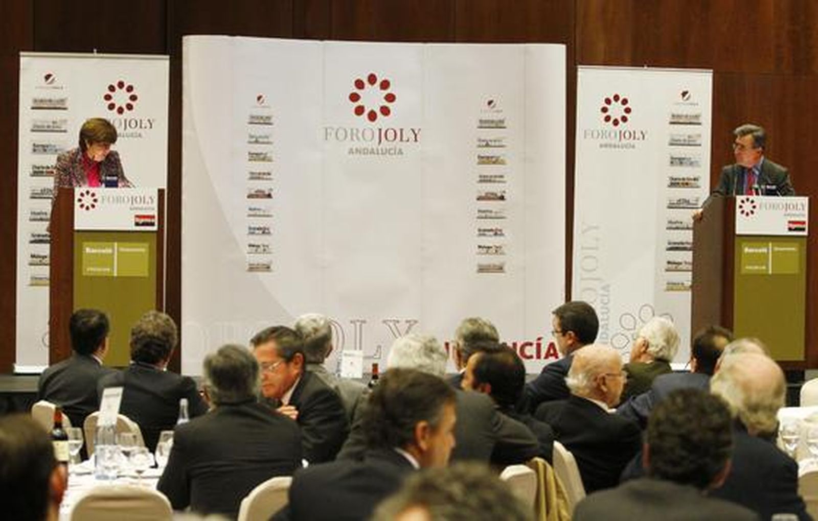 Josefina Cruz Villalón en su intervención en el Foro Joly.

Foto: Juan Carlos Vazquez / Victoria Hidalgo