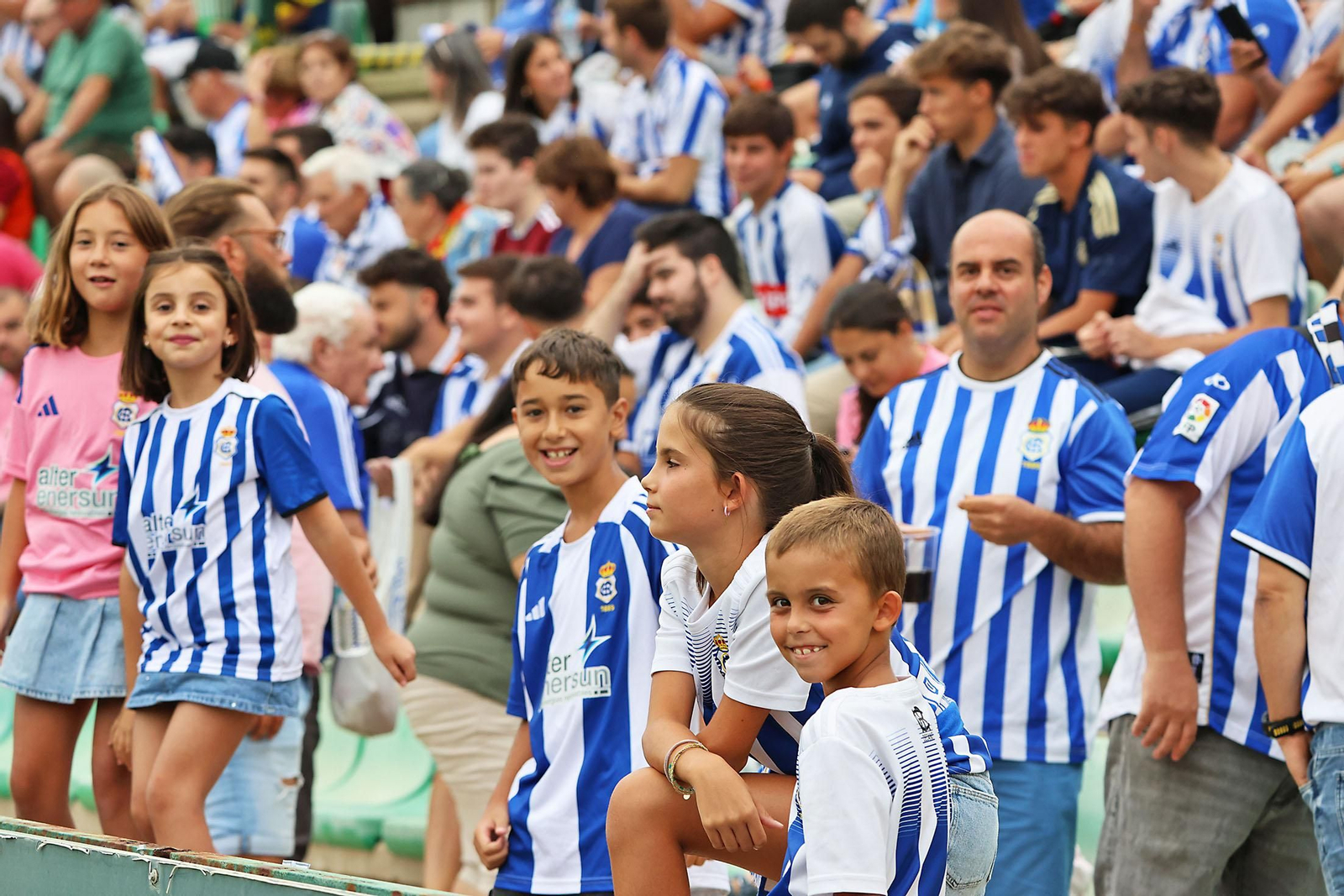 Búscate en las gradas del Betis Deportivo-Recreativo de Huelva