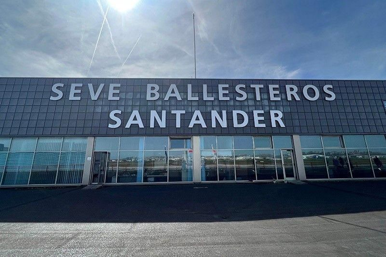 Aeropuerto Seve Ballesteros de Santander.