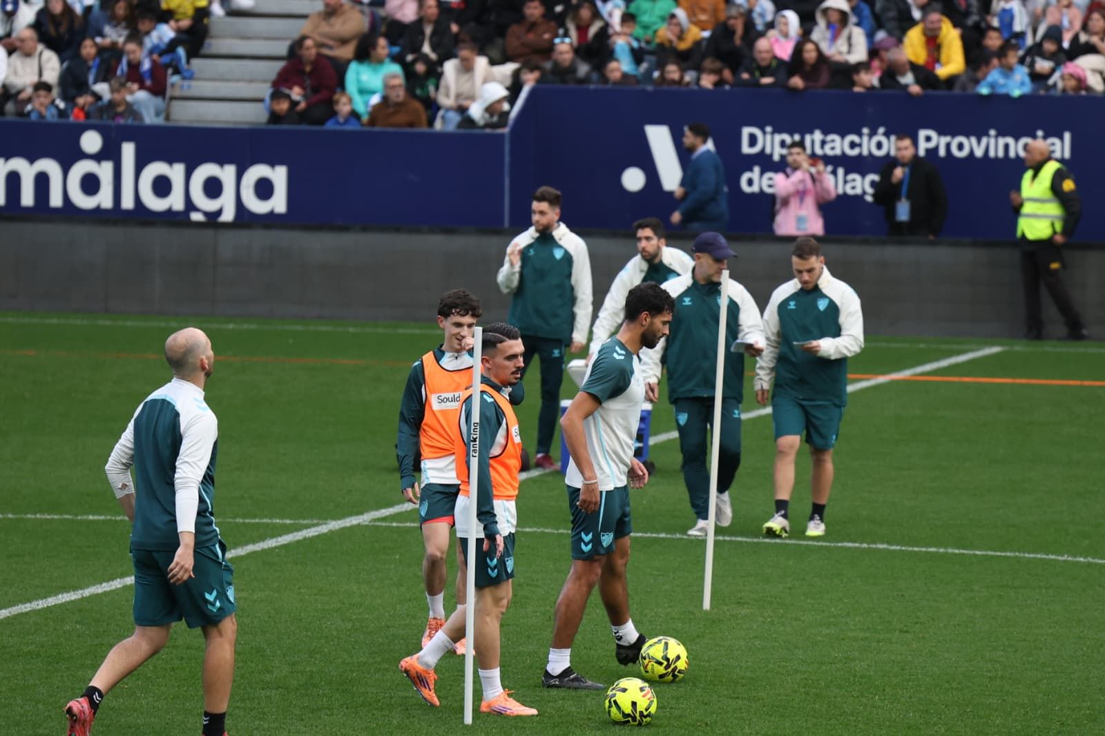 Búscate en las fotos del entrenamiento del Málaga CF en La Rosaleda