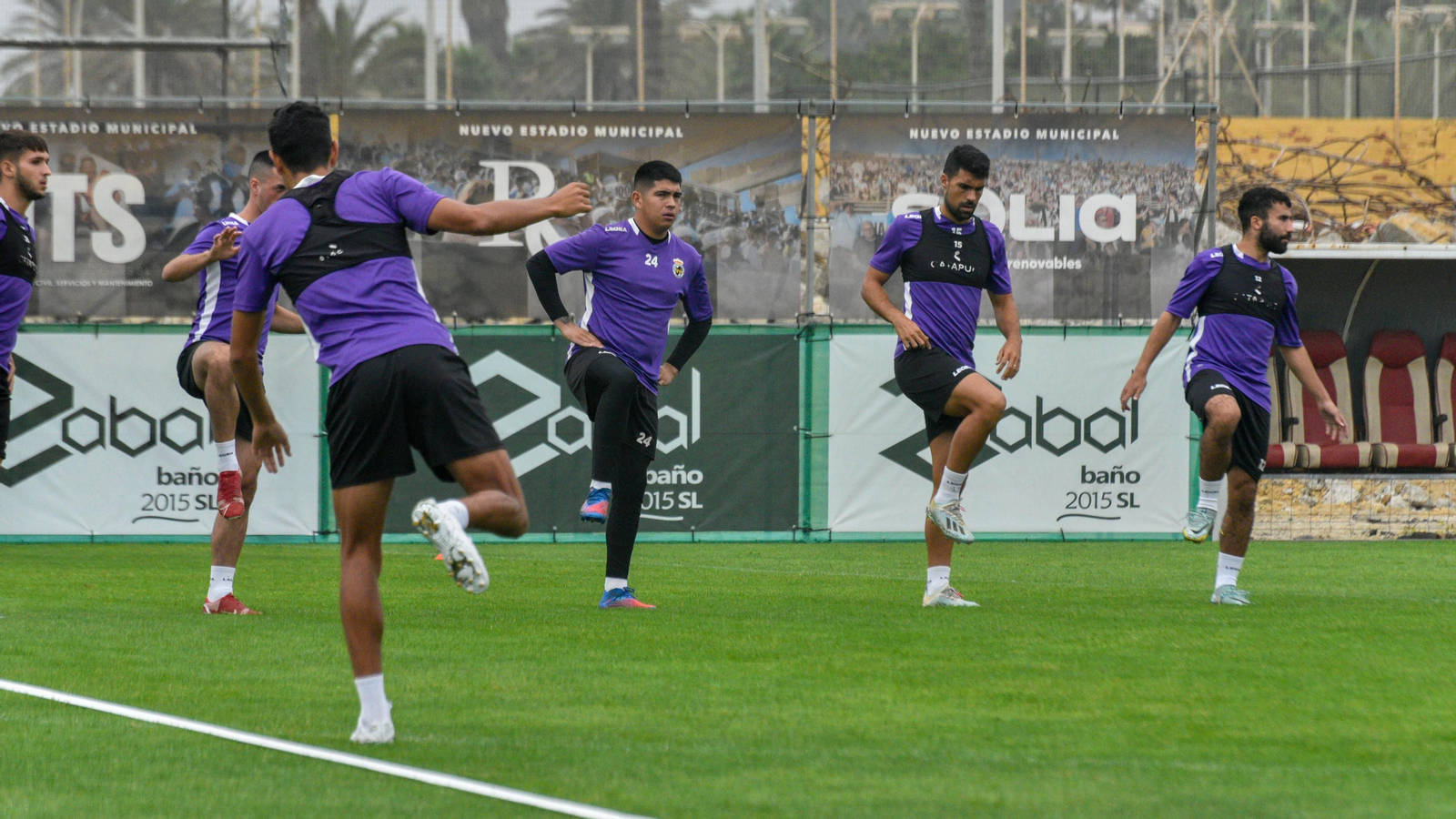 Fotos del primer entrenamiento de Rafa Escobar como entrenador de la Balona