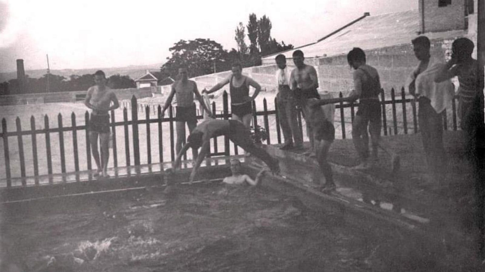Piscina situada en el antiguo Stadium Peñamefécit.