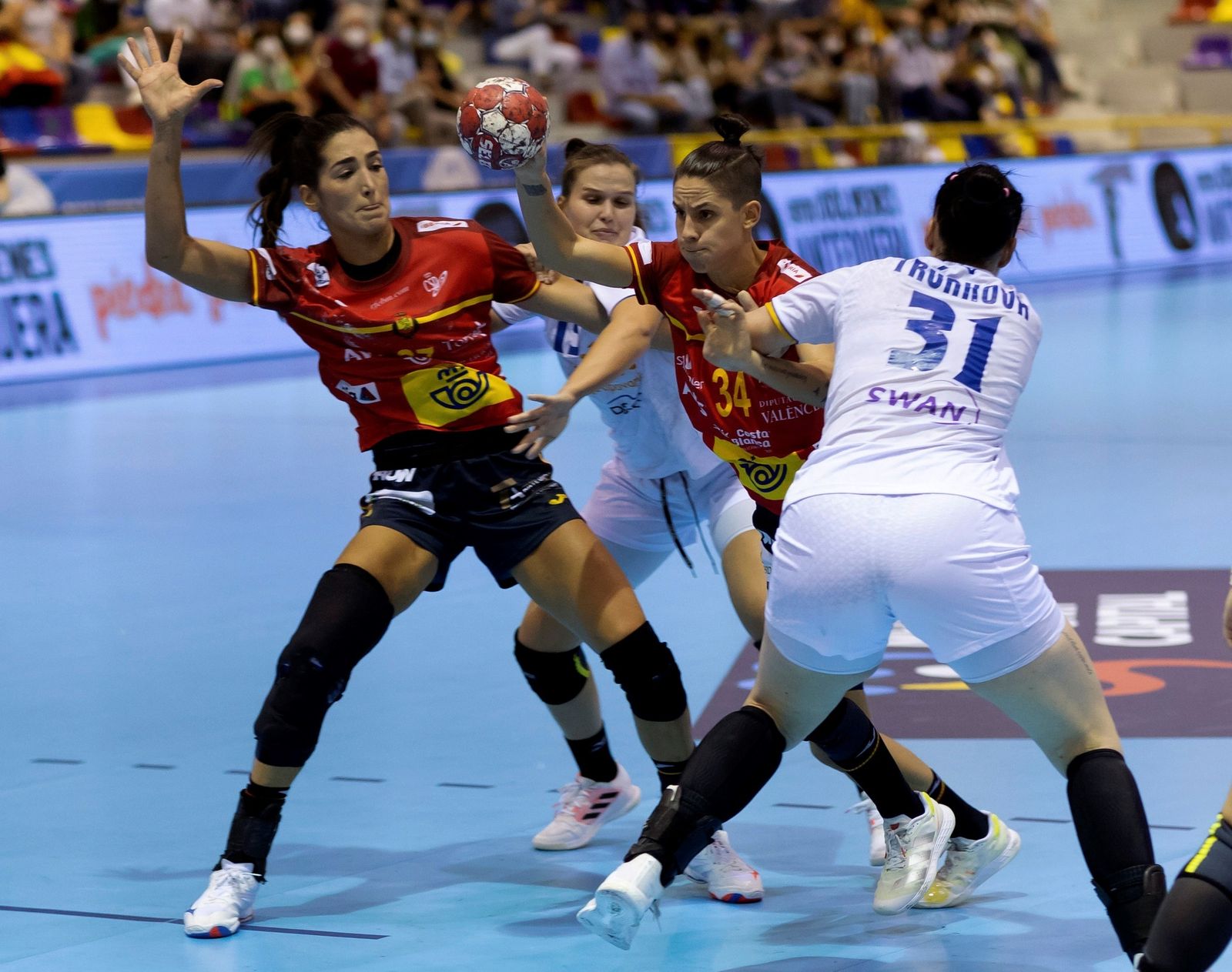 Alicia Fernández, en una jugada de ataque.