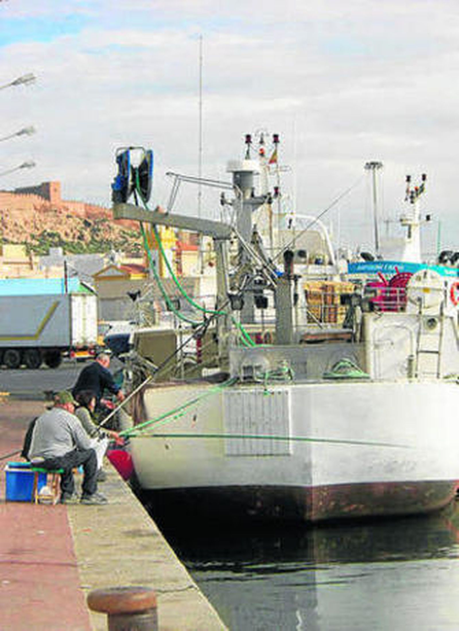 Puerto pesquero de Almería.
