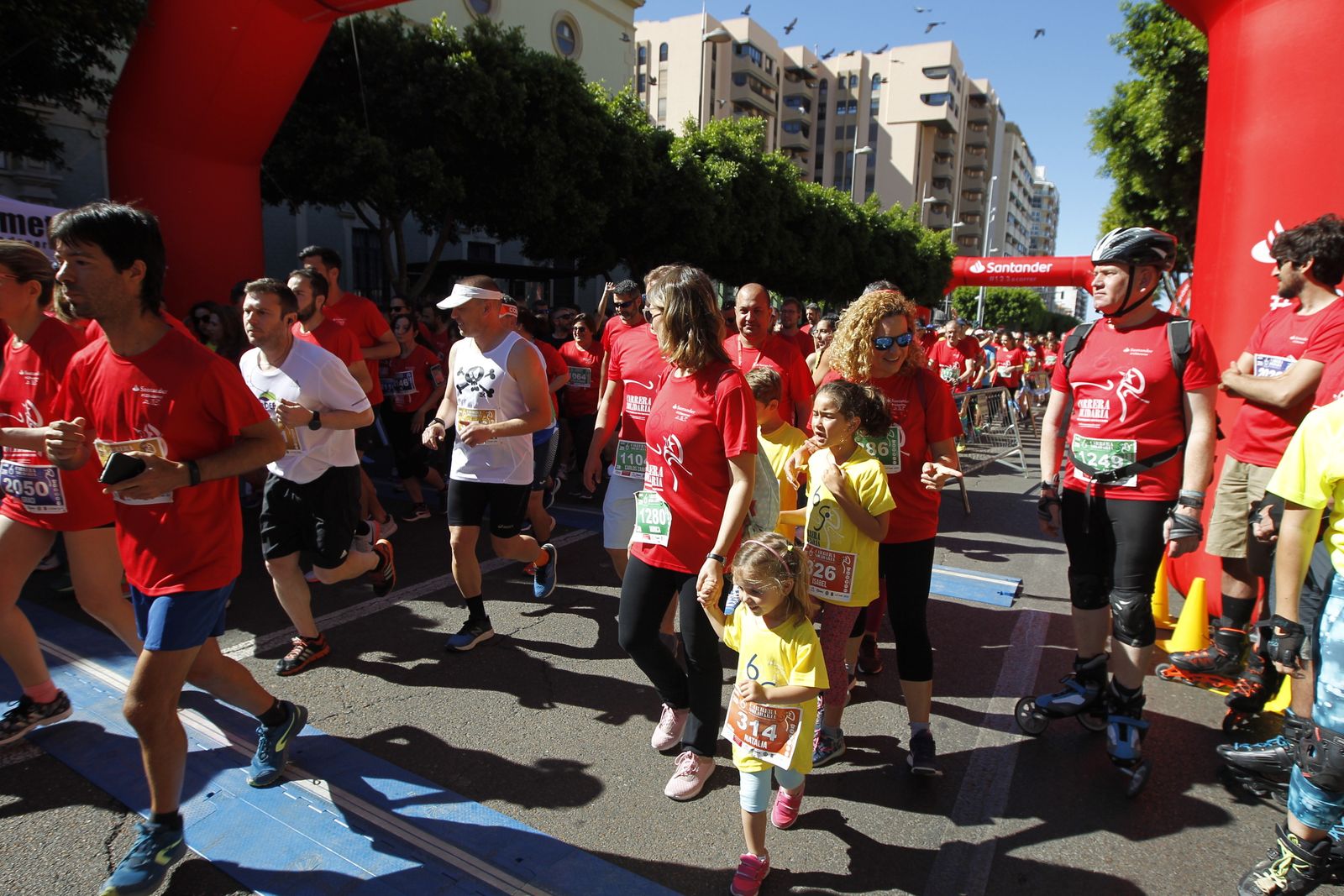 Fotogalería carrera atletismo popular enfermedades poco frecuentes. La Salle Almería