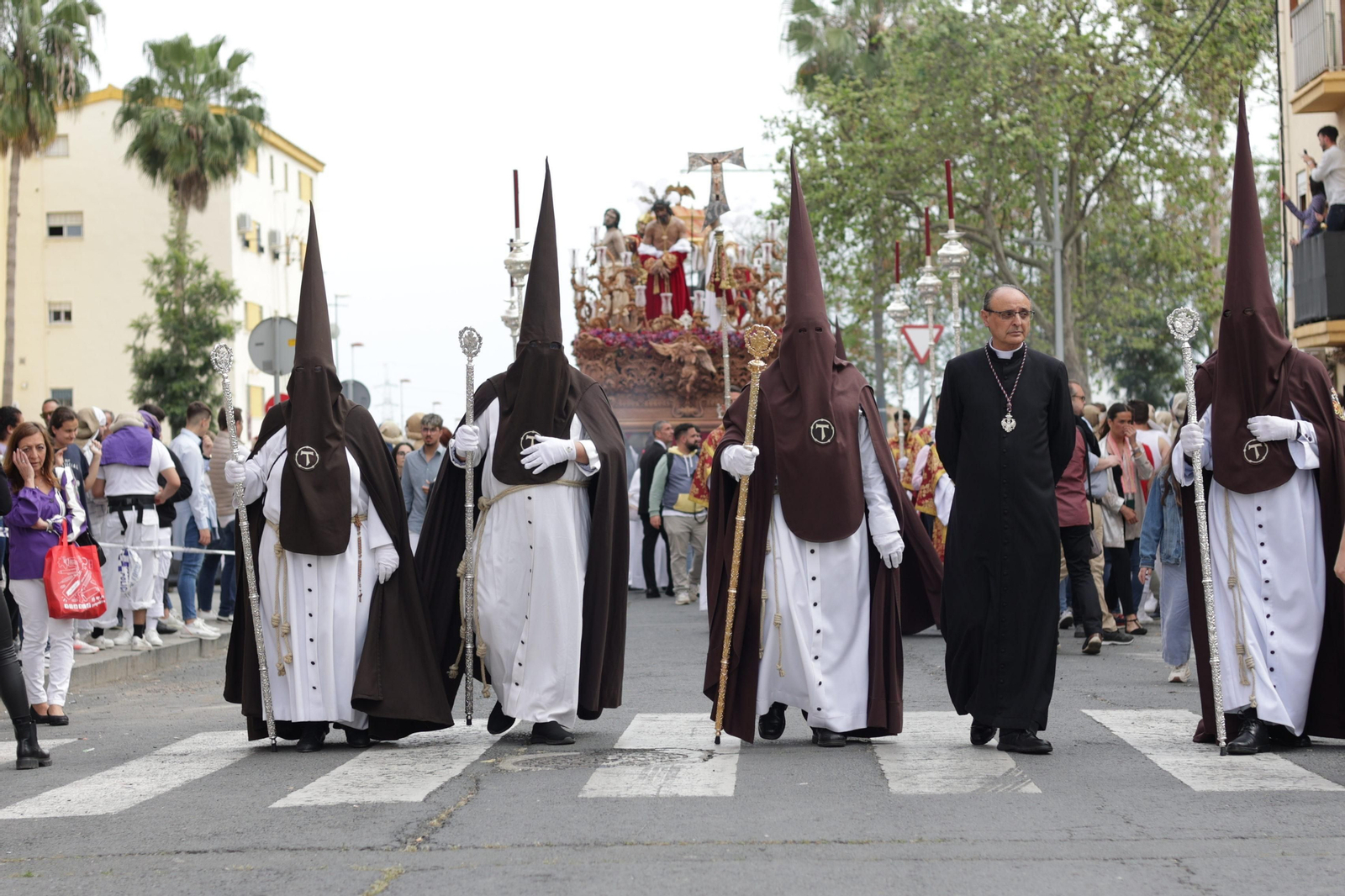 Martes Santo: la Hermandad de la Salud en imágenes