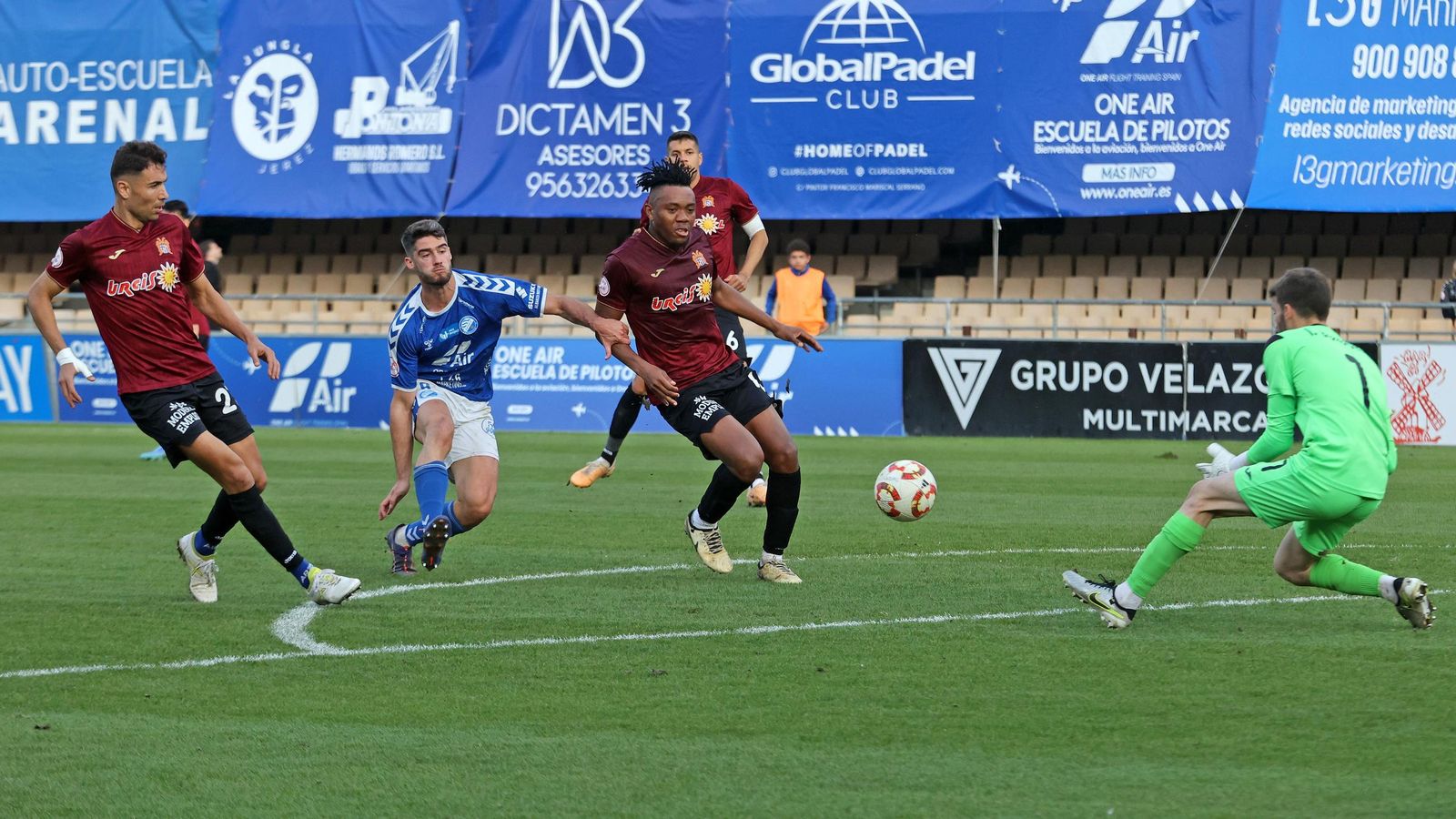 Imágenes del Xerez DFC contra el Águilas FC