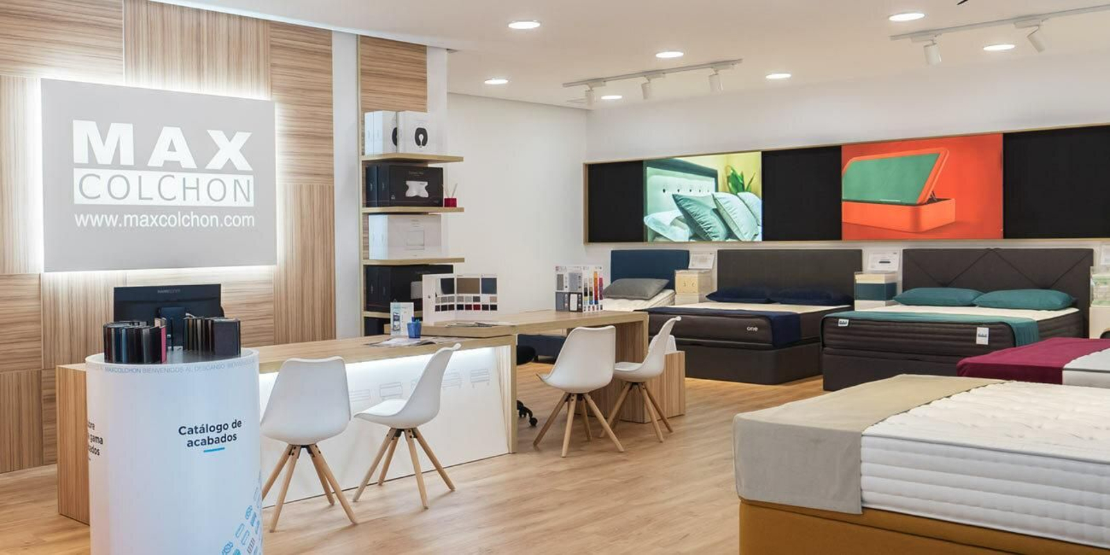 Interior de uno de los establecimientos de Maxcolchon.