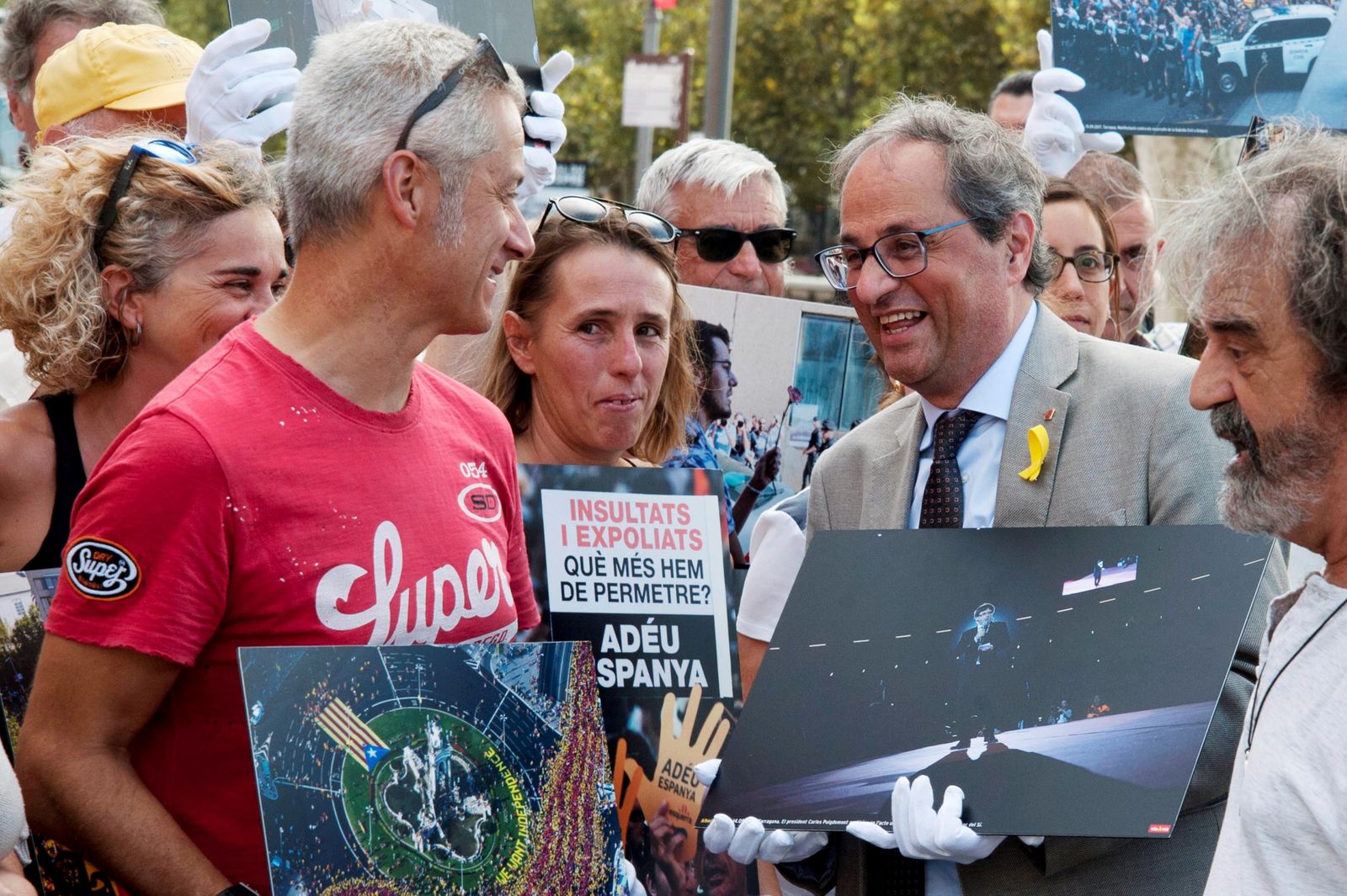 Quim Torra, durante la inauguración de la exposición 55 urnas para la libertad este viernes en Perpiñán.