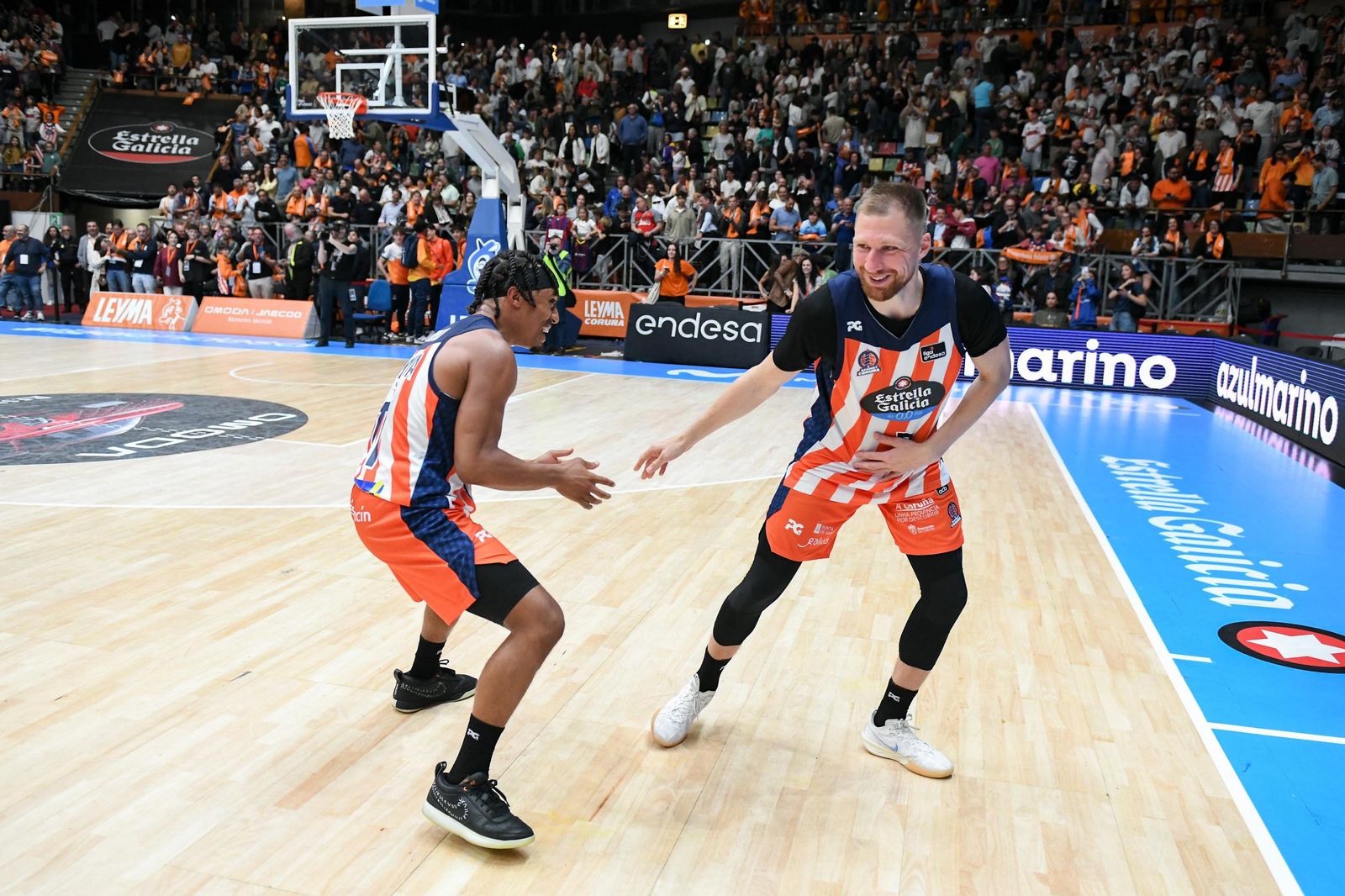 El Barcelona cae en La Coruña y deja al Unicaja prácticamente seguro como cuarto en la ACB