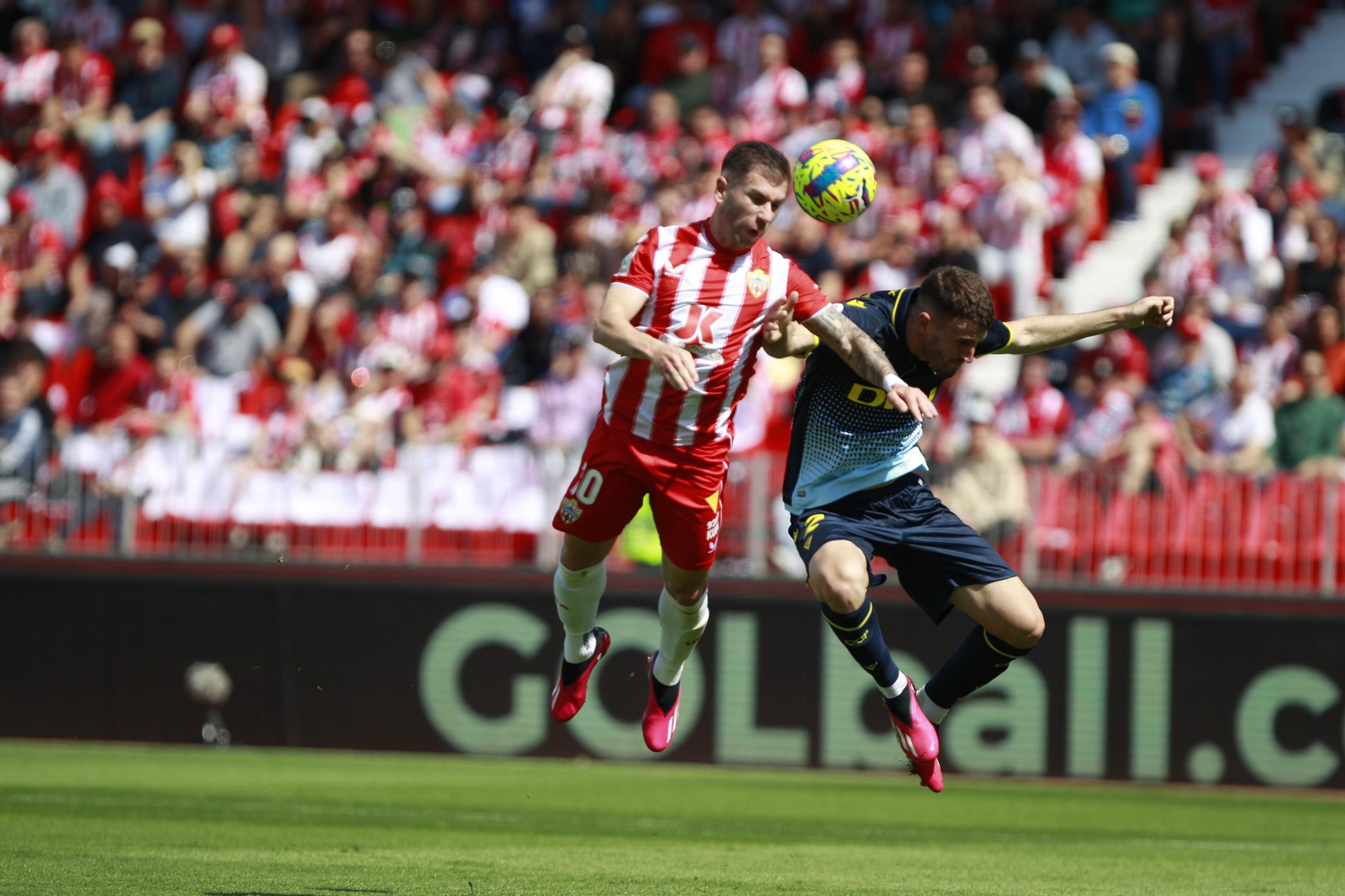 Imágenes del partido de la Liga Santander U.D. Almería-Cádiz C.F.