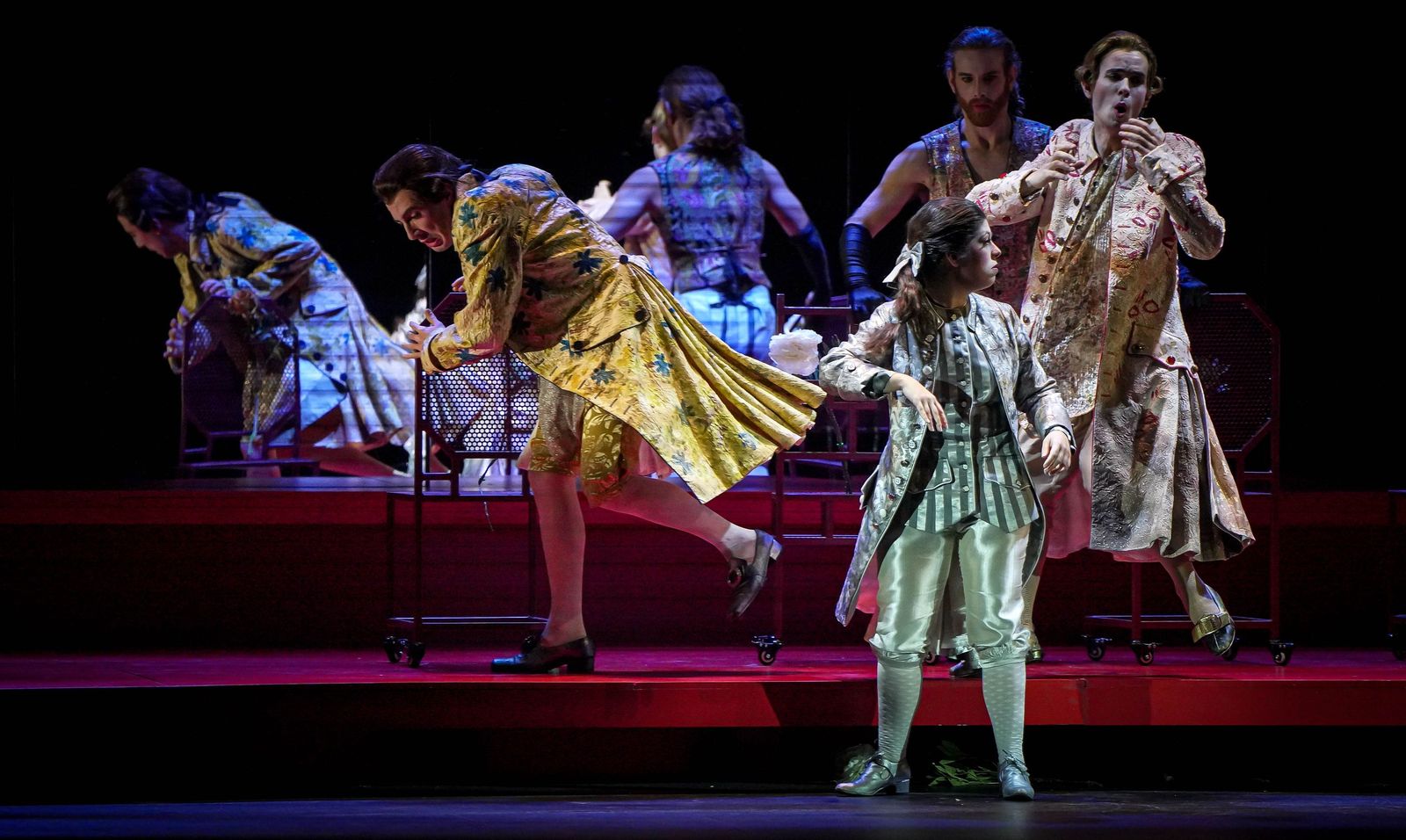 Imágenes de la ópera 'I Tre Gobbi' en el Teatro Villamarta