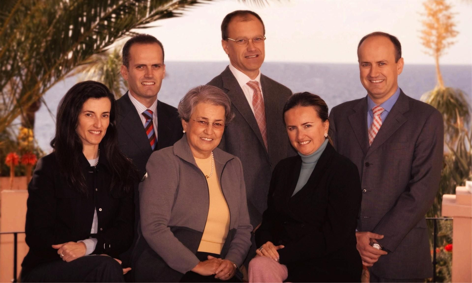Isabel García Bardón y sus cinco hijo
