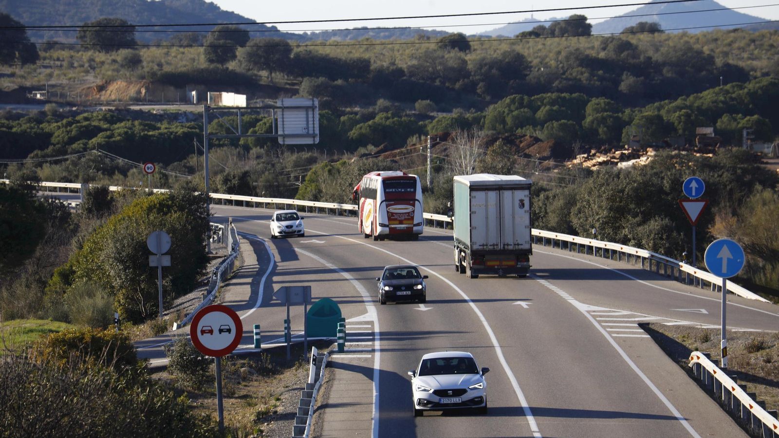 Tráfico en la N-432 a su paso por la comarca del Guadiato