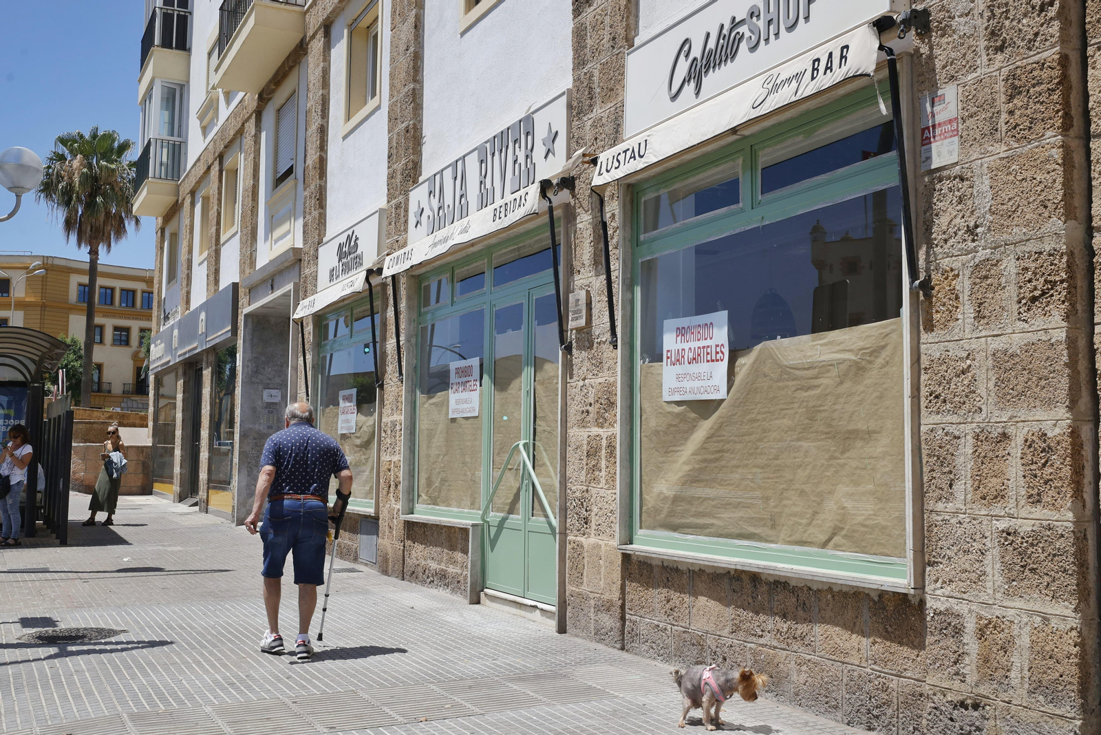 El bar Saja River, preparado para su reapertura.