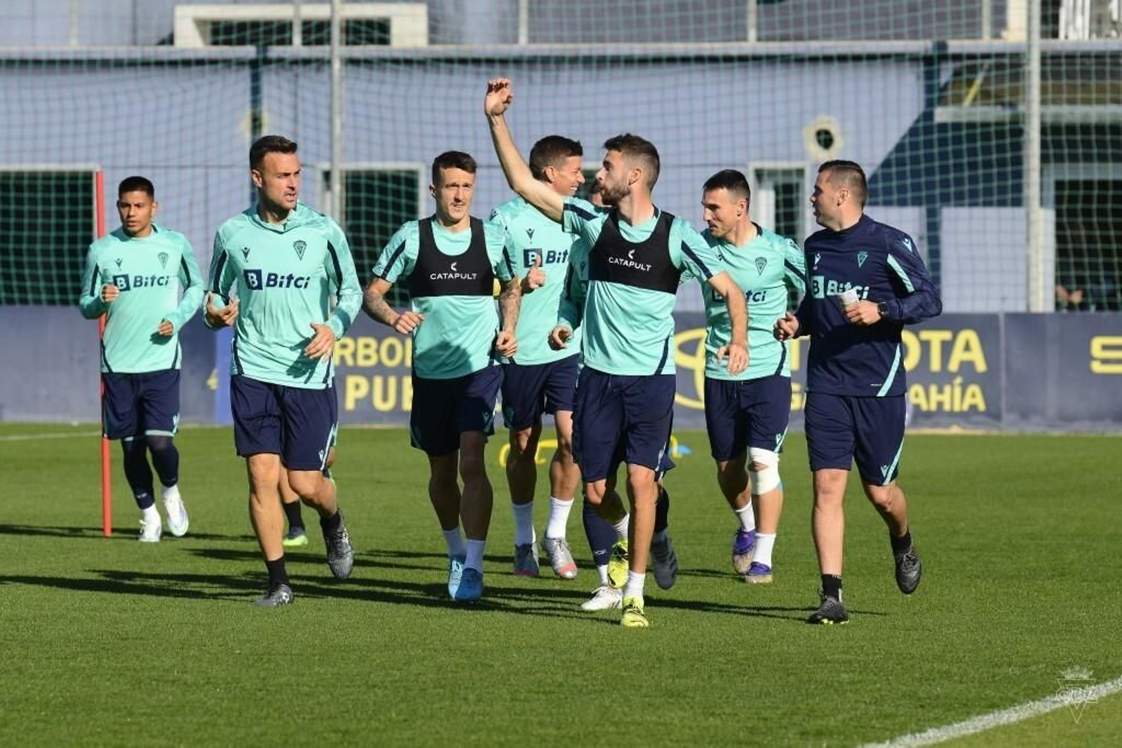 Jugadores del Cádiz en un entrenamiento.