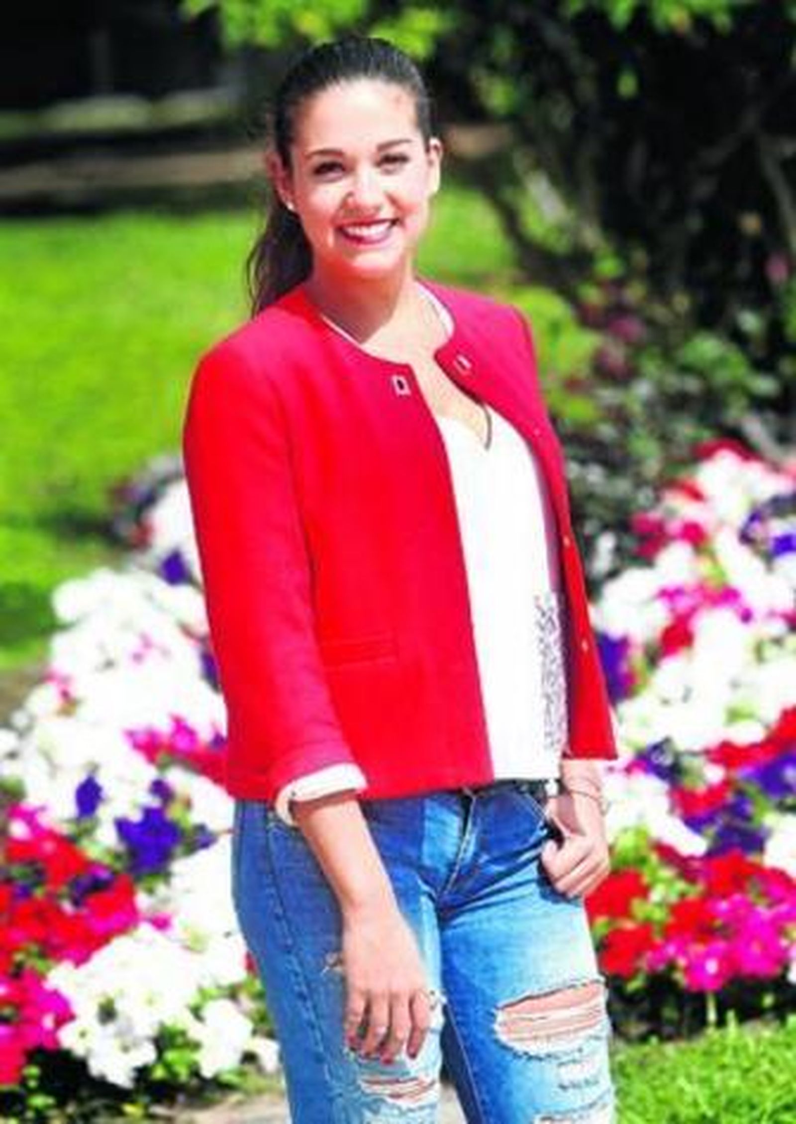 La artista jerezana Marina, ayer en el gaditano Paseo de Canalejas.