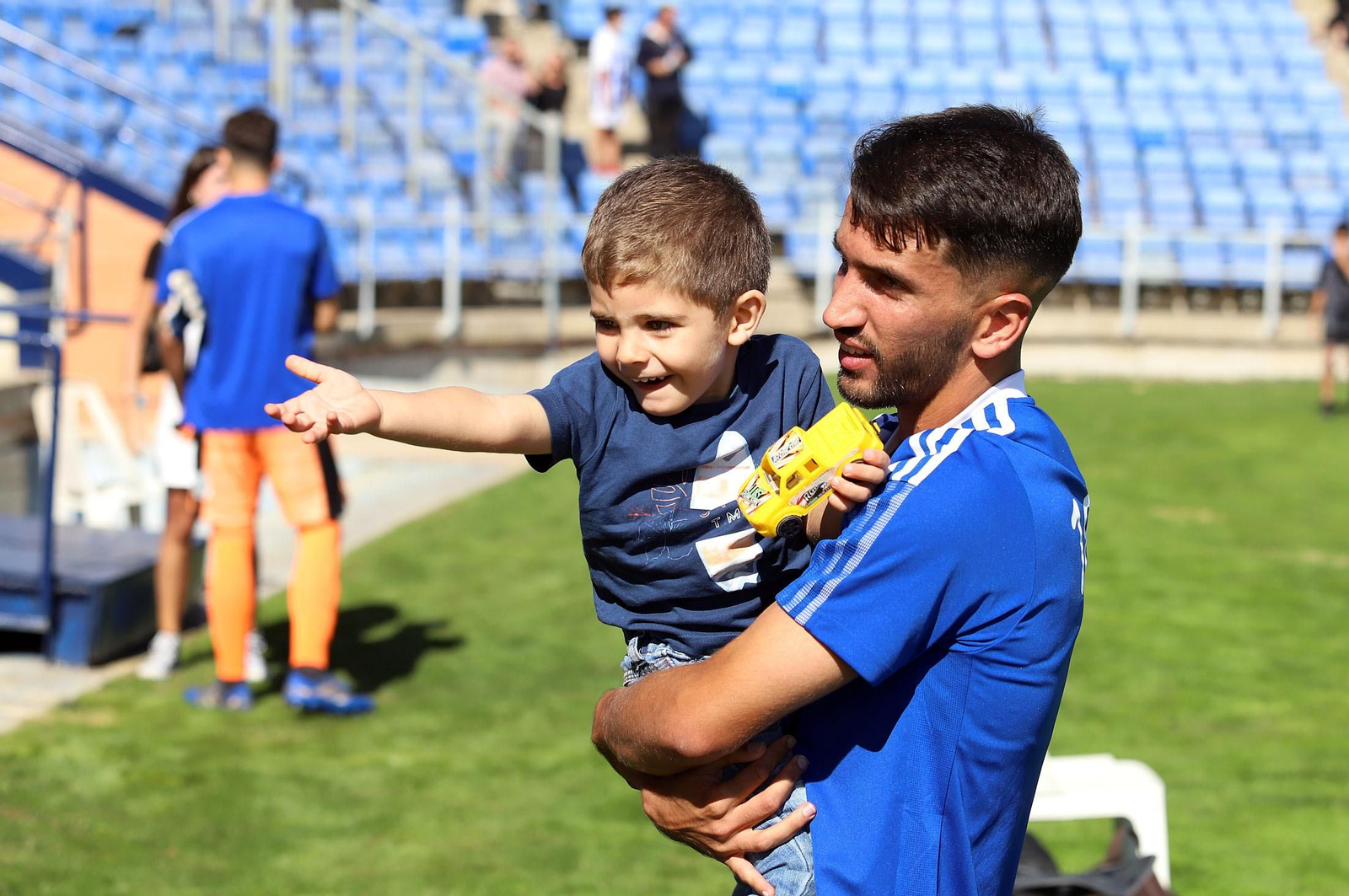 Imágenes de la mejor afición en el Recre-Gerena