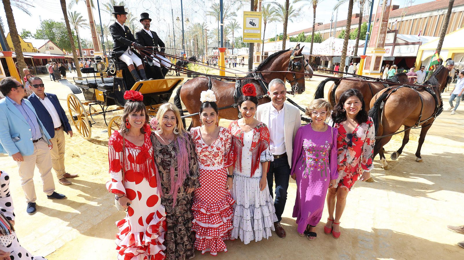 La ministra Carolina Darias se pasea por la Feria de Jerez