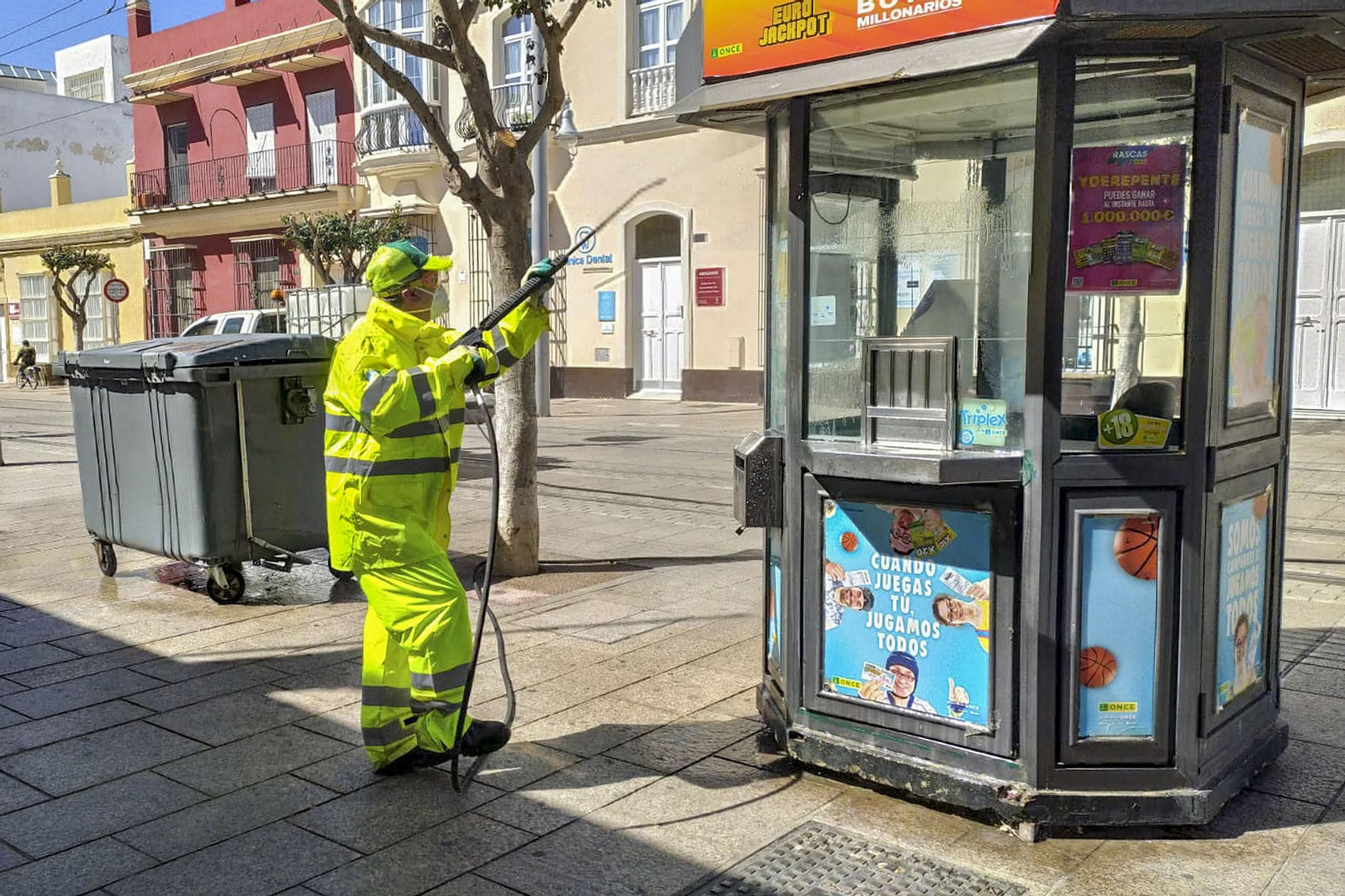 Imágenes del estado de alarma en San Fernando en este lunes